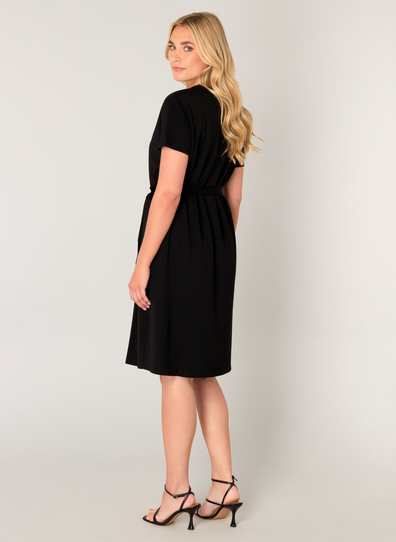 Base Level Sommerkleid »YEN«, mit Bindegürtel
