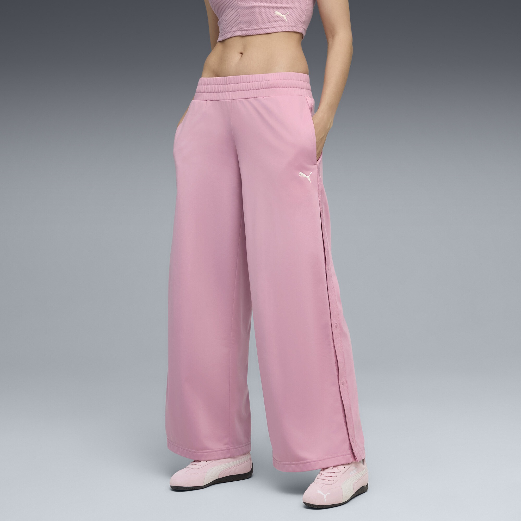 PUMA Sporthose »WARDROBE Essentials Low Rise Popper Hose Damen«