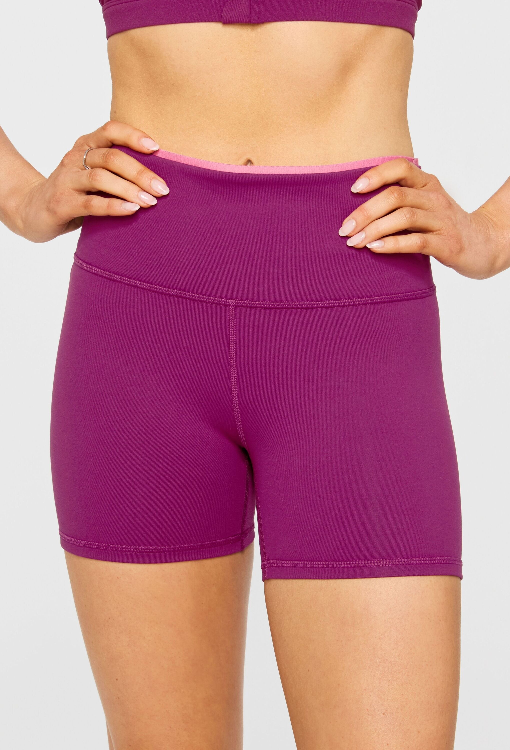 Fabletics Sporthose »Fabletics Shorts BOOST POWERHOLD HIGH-WAISTED SHORT 4"«  mit maximaler Kompression