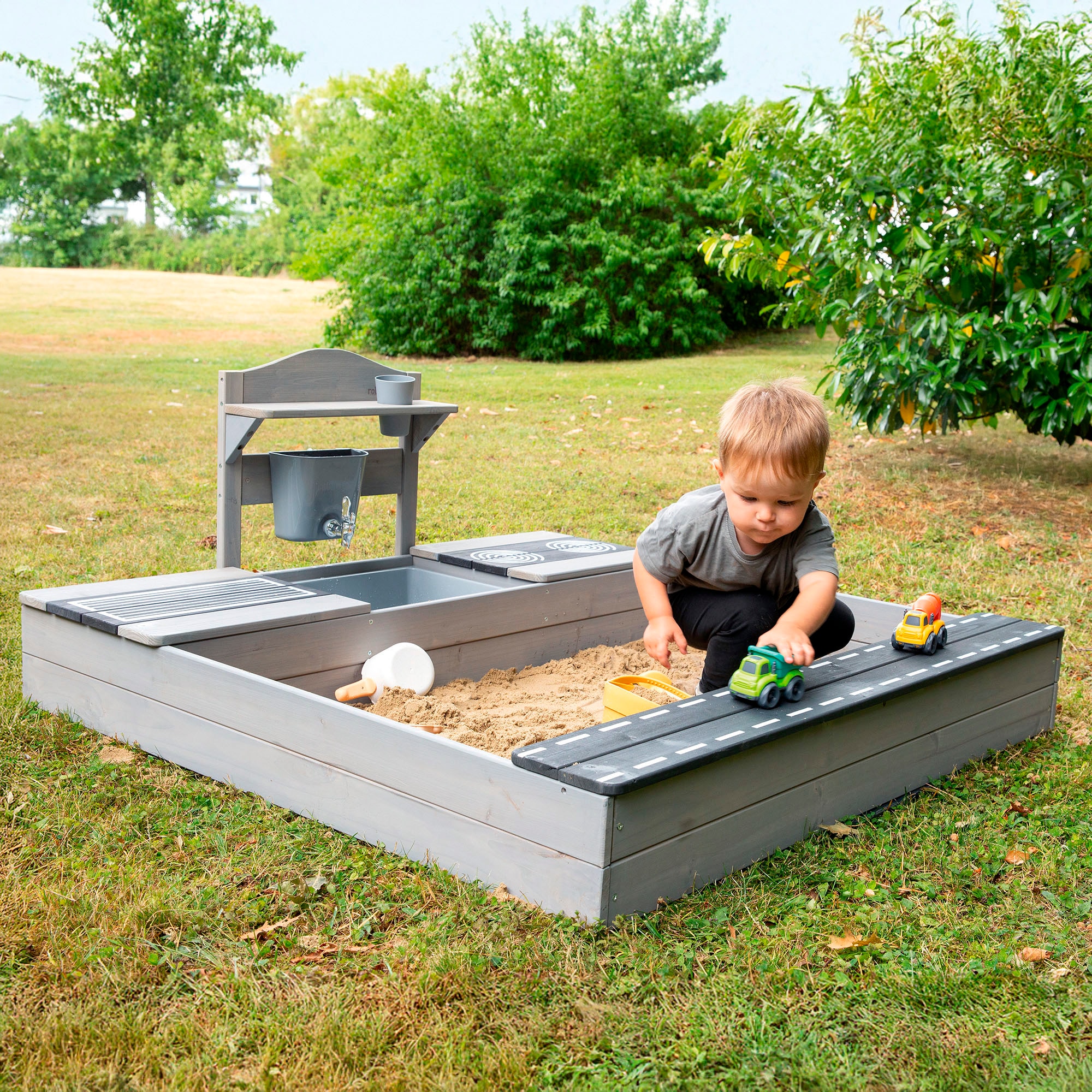 roba® Sandkasten »117 x 118 x 54 cm, mit Matschküche, grau«, FSC® - schützt Wald