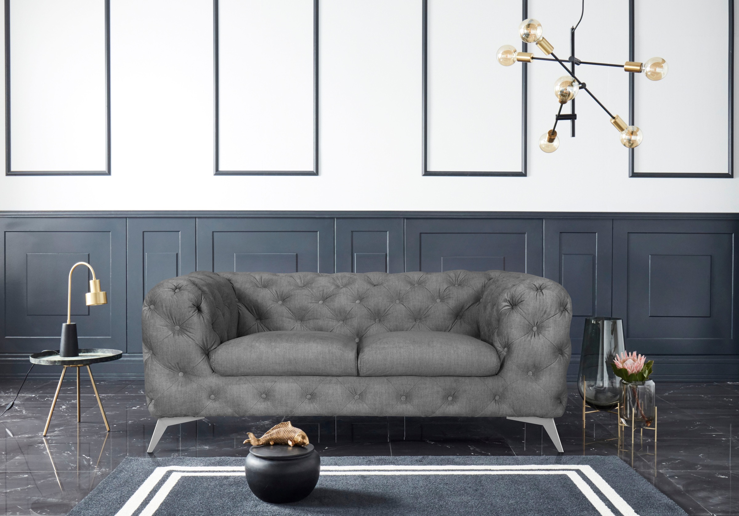 Leonique Chesterfield-Sofa »Glynis«, aufwändige Knopfheftung, moderne Chesterfield Optik, Fußfarbe wählbar