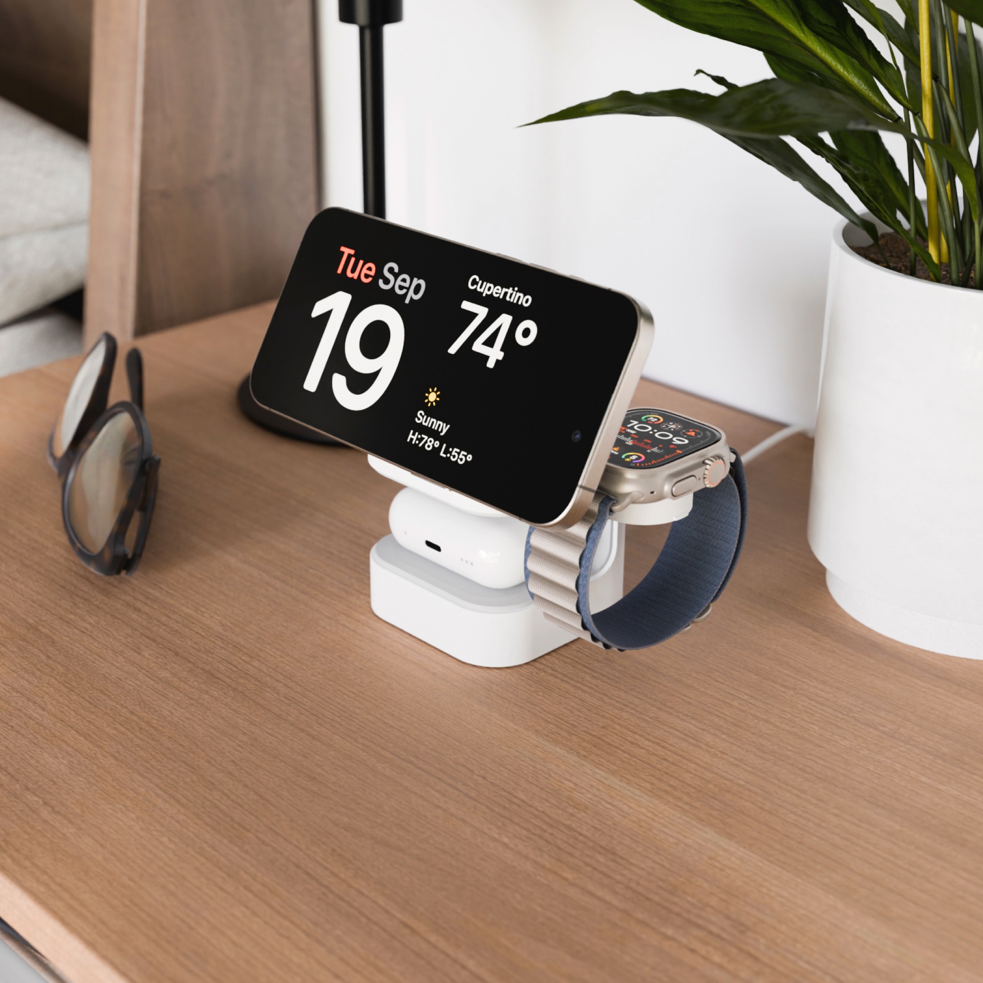 Targus Wireless Charger »Hyperjuice Qi2 3-in-1 Magnetic Charging Stand«