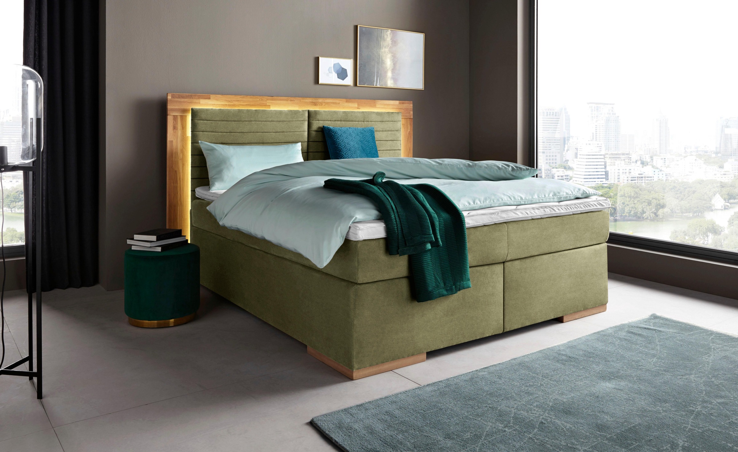 Places of Style Boxspringbett »Cup«, mit LED-Beleuchtung, Massivholzrahmen und Topper, in 2 Härtegraden