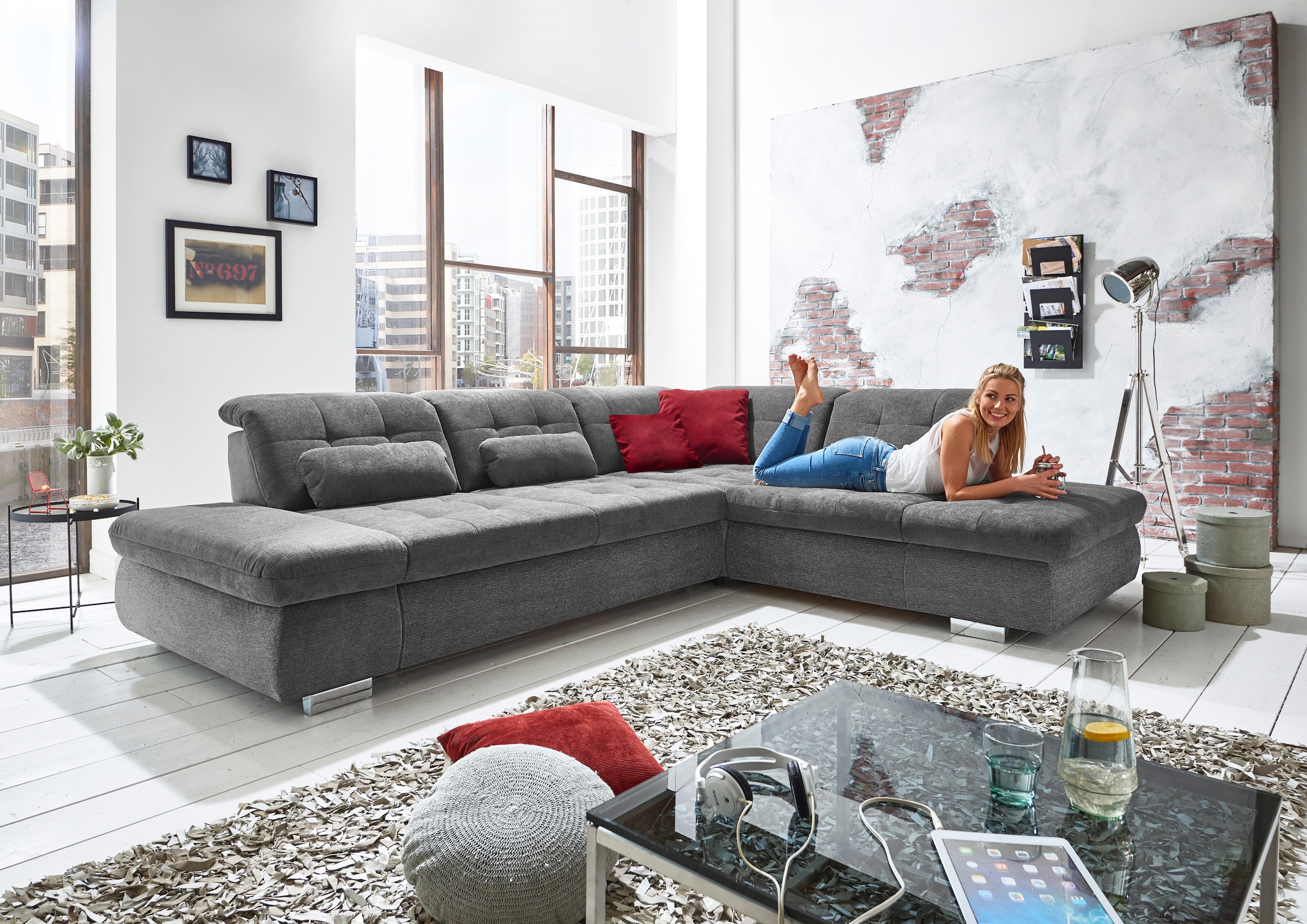 Die PlanBar Ecksofa "MP-IN17004 L-Form, Breite 323 cm, mit Federkern-Polsterung" inkl. Sitztiefenverstellung, wahlweise weitere Funktionen