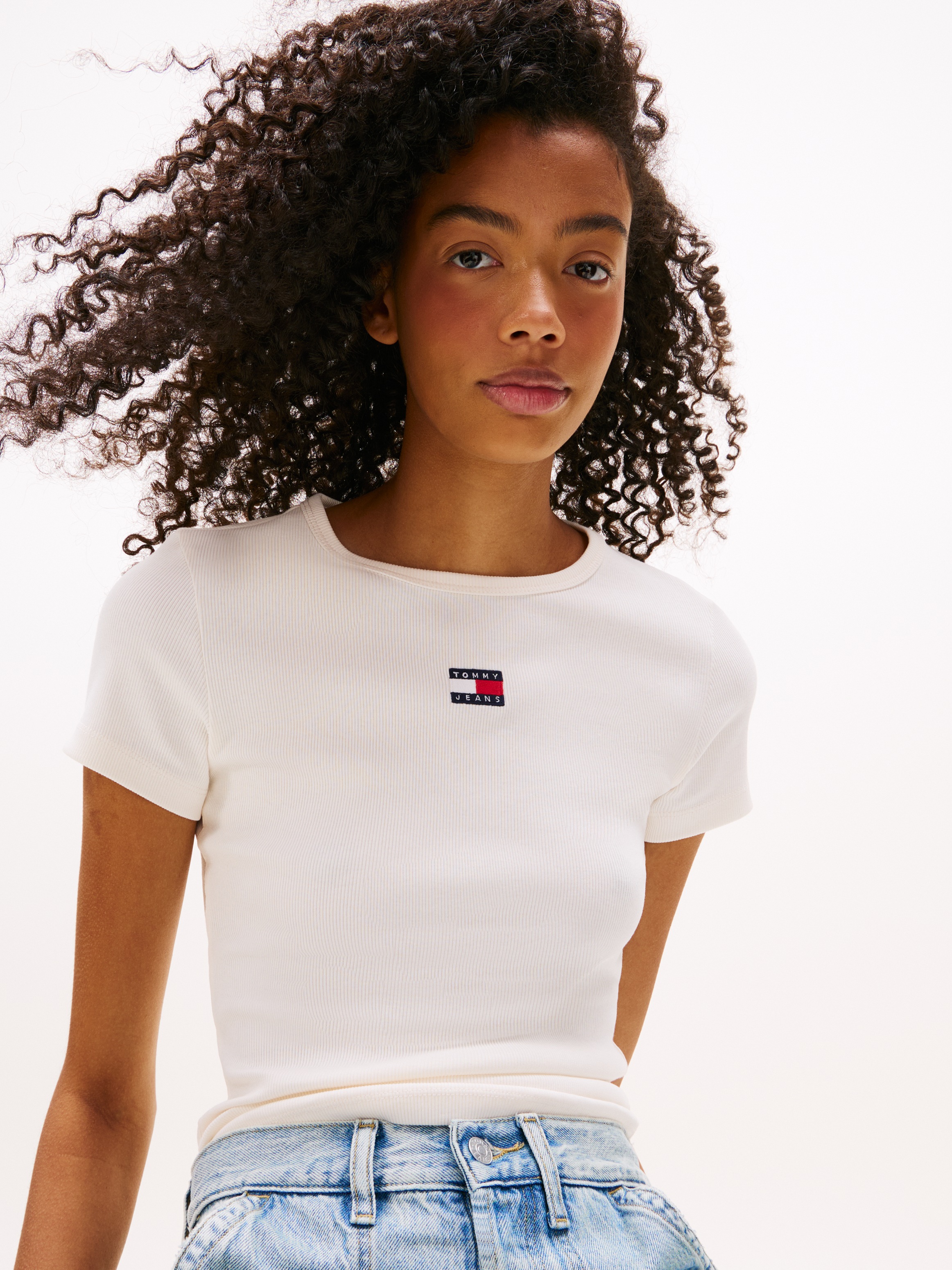 Tommy Jeans Kurzarmshirt "TJW SLIM BADGE RIB TEE", in gerippter Struktur günstig online kaufen