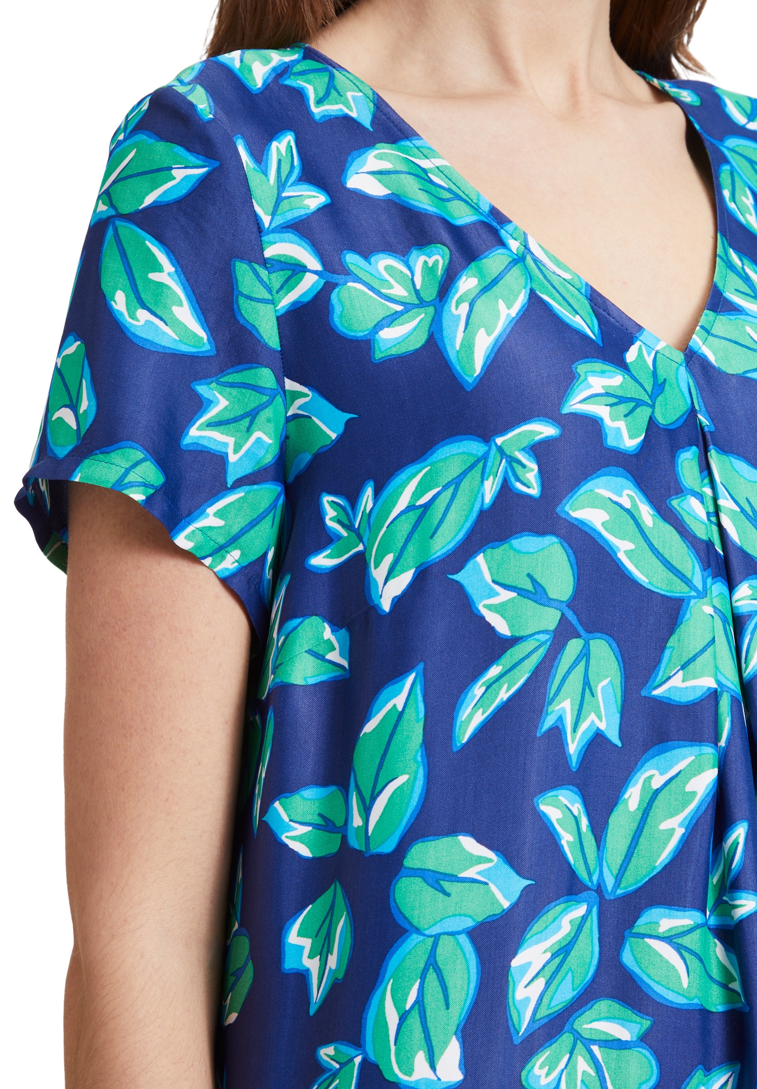 Betty Barclay Sommerkleid »Betty Barclay Damen Sommerkleid Sommerkleid mit V-Ausschnitt«, Form