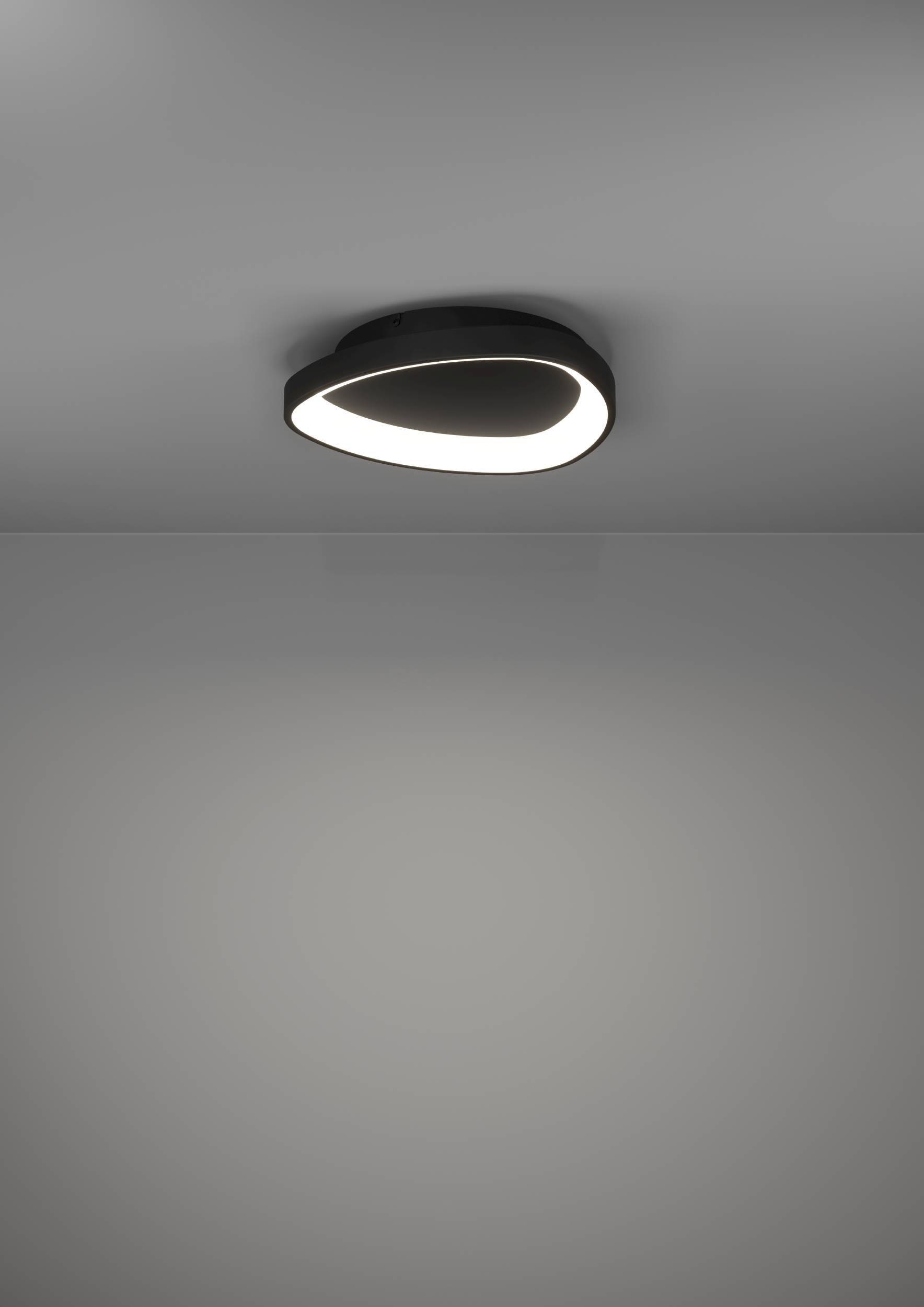 EGLO Deckenleuchte »Lortello Deckenlampe, dreieckige Deckenlampe aus Metall und Kunststoff« LED-Modul 1 Stk. Kaltweiß | Neutralweiß | Warmweiß Wand-/Deckenleuchte - H7,5 x Ø35 cm - schwarz - 12W inkl.
