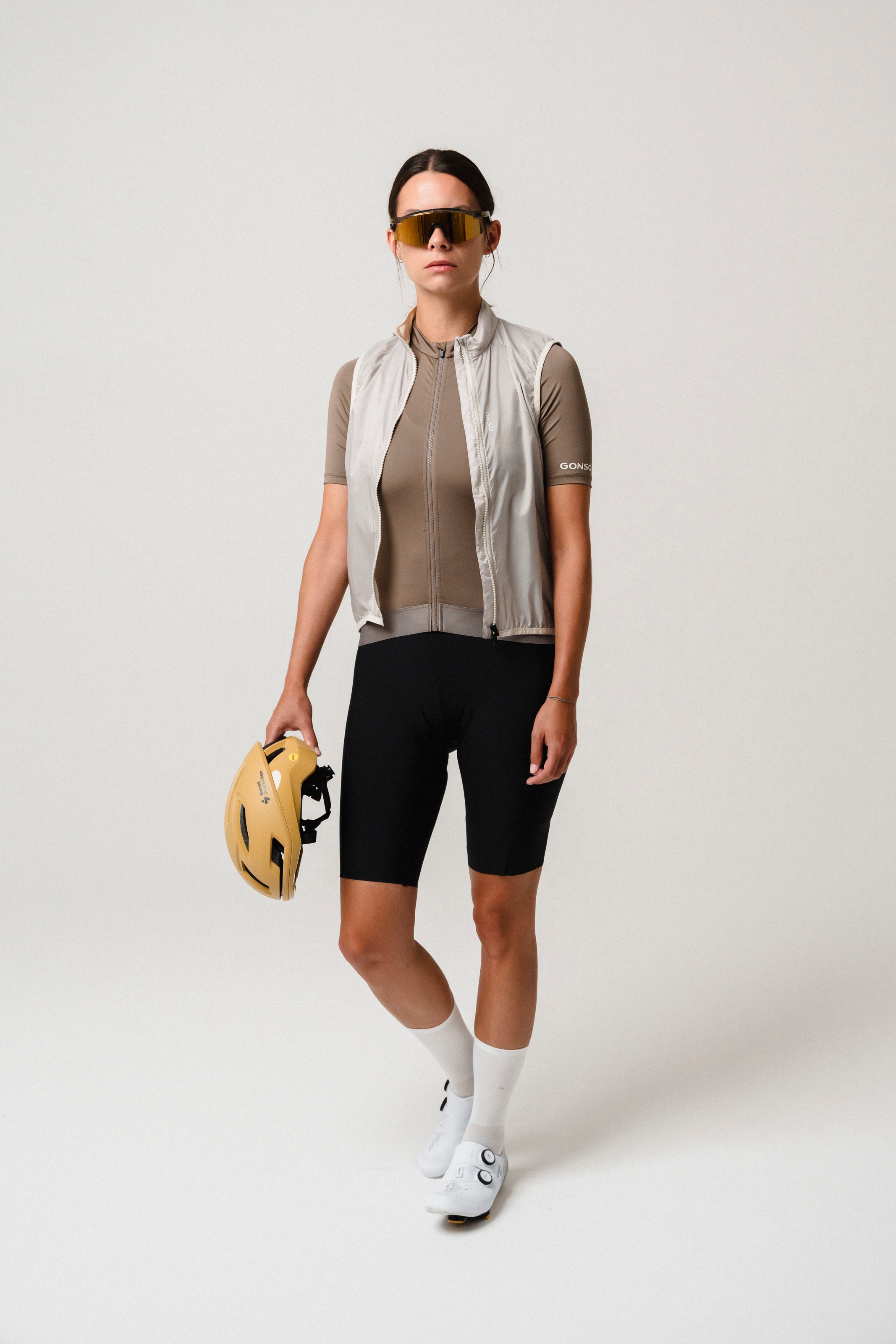 Funktionsweste GONSO "Road Vest Wind W", Damen, Gr. 38, grau (hellgrau), 100% Polyester, Westen Funktionsweste, Damen Weste, atmungsaktive Radweste, leichte Windweste, Tight Fit 3
