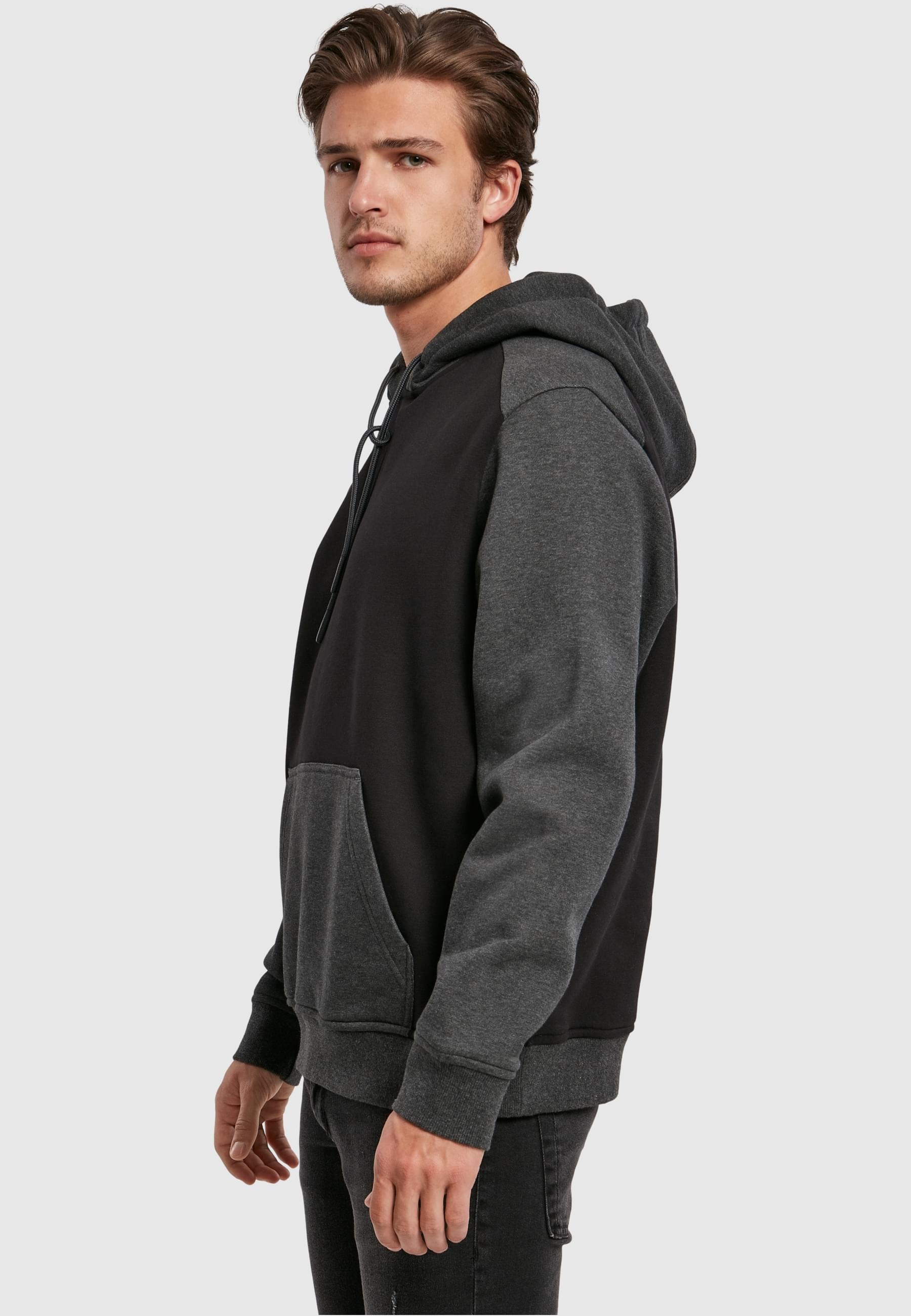 URBAN CLASSICS Rundhalspullover »Urban Classics Herren 2-Tone Fake Raglan Hoody«, (1 tlg.)