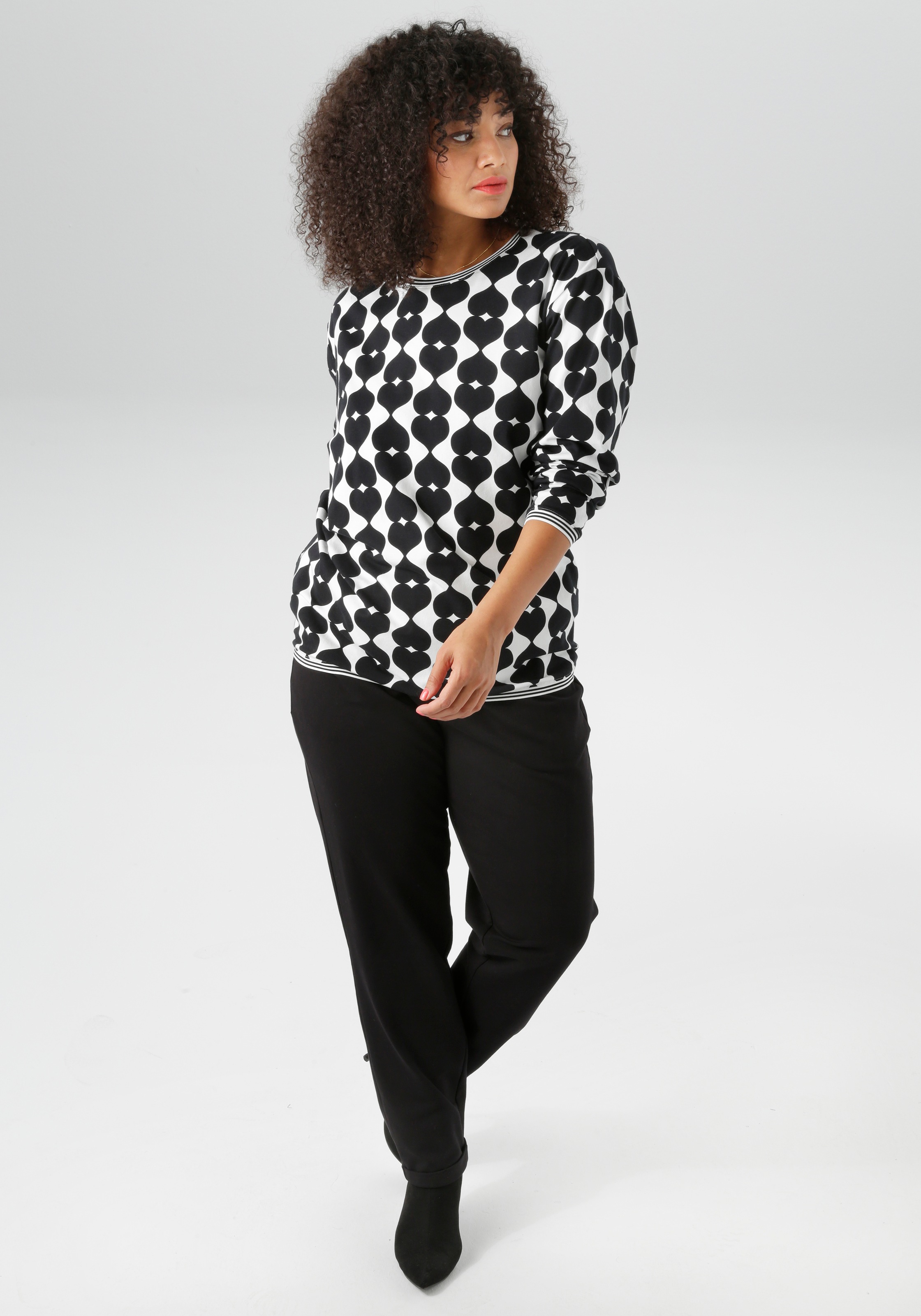 Aniston PLUS Sweatshirt, mit großflächigem, Herzdruck - NEUE KOLLEKTION