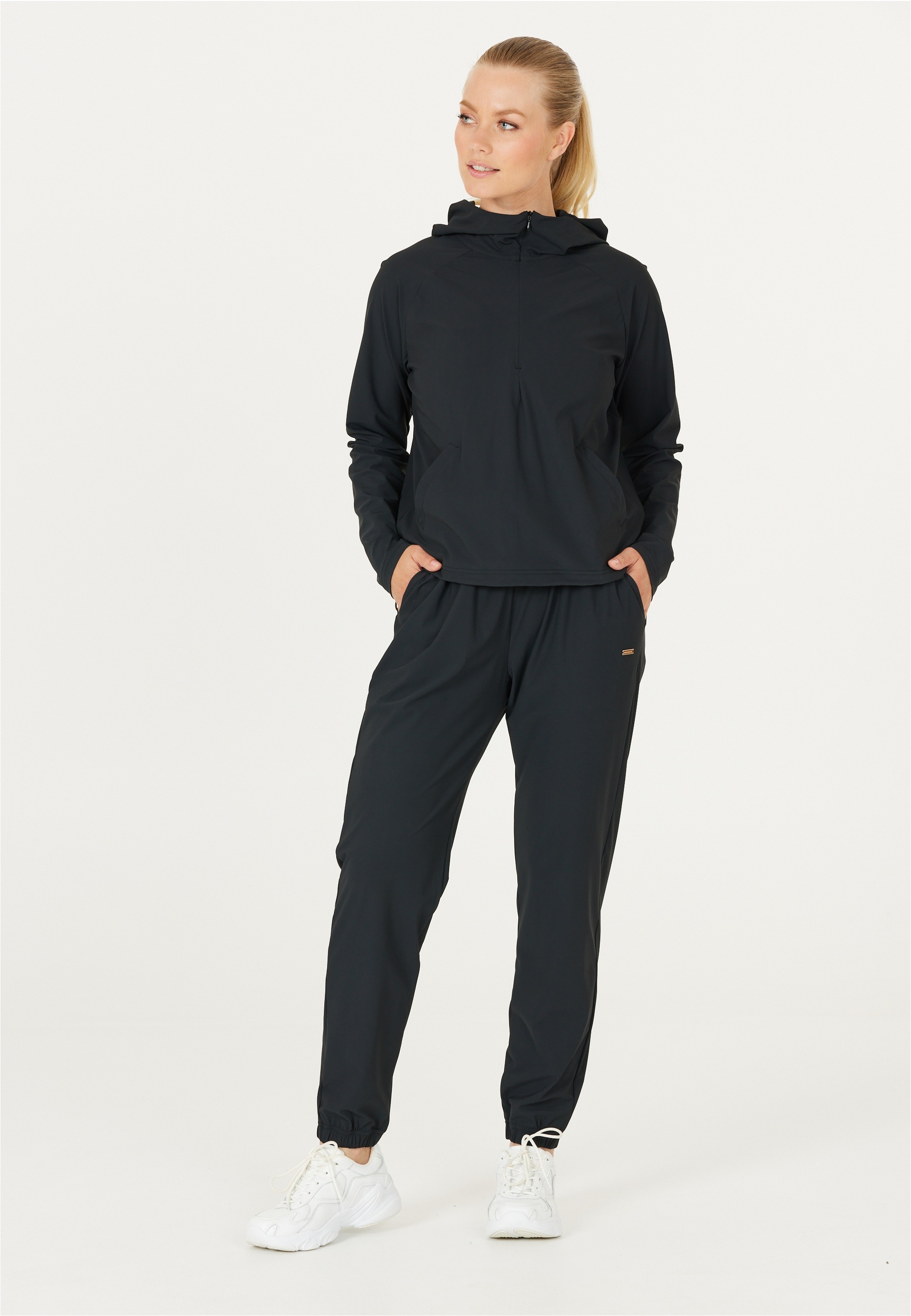 ATHLECIA Stoffhose »Amis«, (1 tlg.), aus schnell trocknendem Stretch-Material