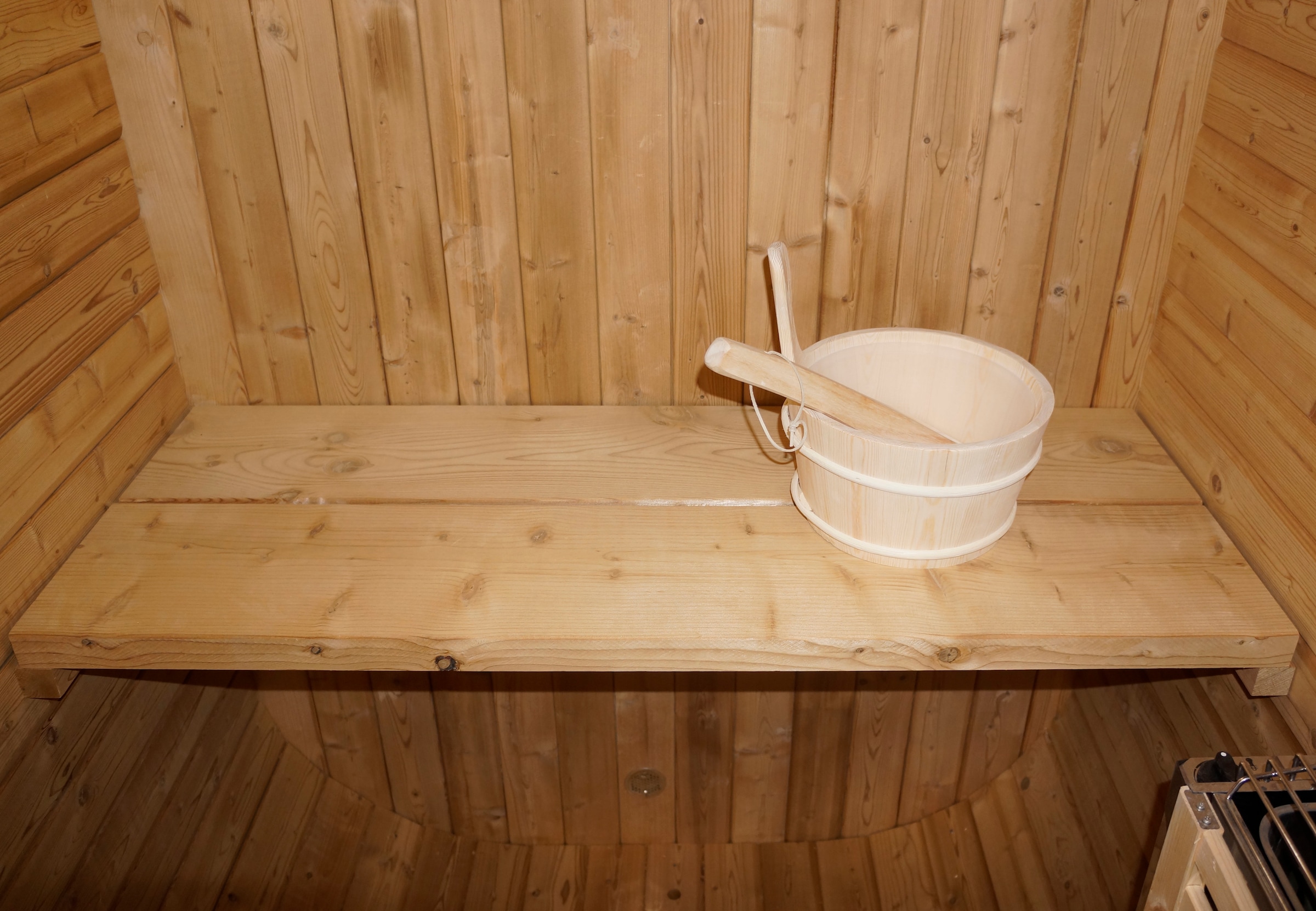 Sanotechnik Fasssauna »Außensauna LINDHOLM«, inkl. Saunaofen und -steine