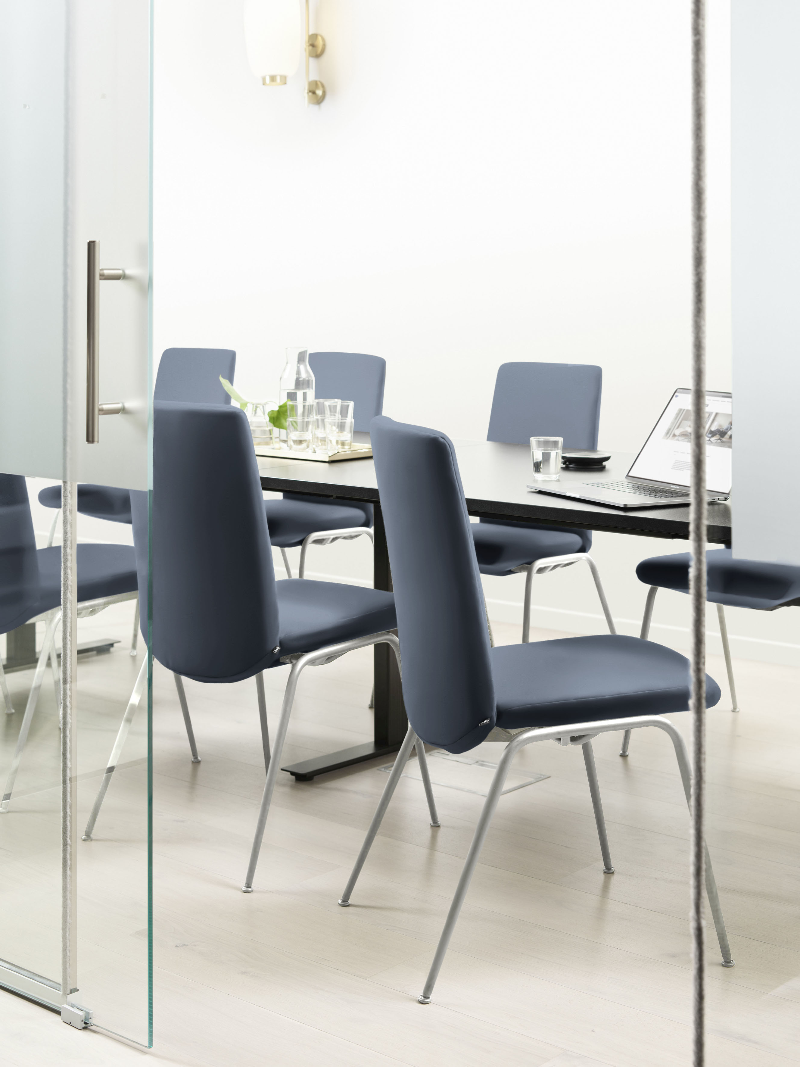 Stressless Polsterstuhl "Laurel" () Low Back, Größe M, mit Beinen aus Stahl in Chrom glänzend