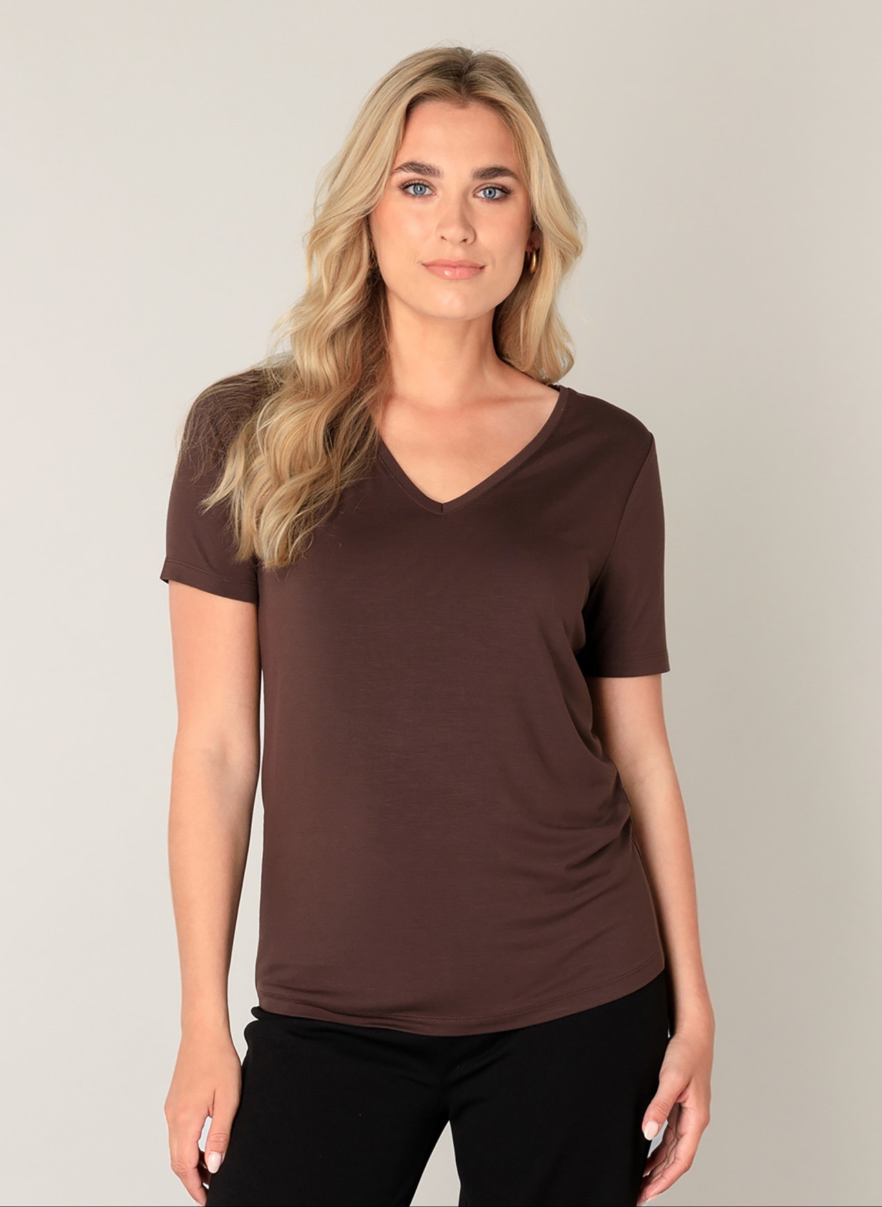 Base Level T-Shirt »Yanic«, mit V-Ausschnitt