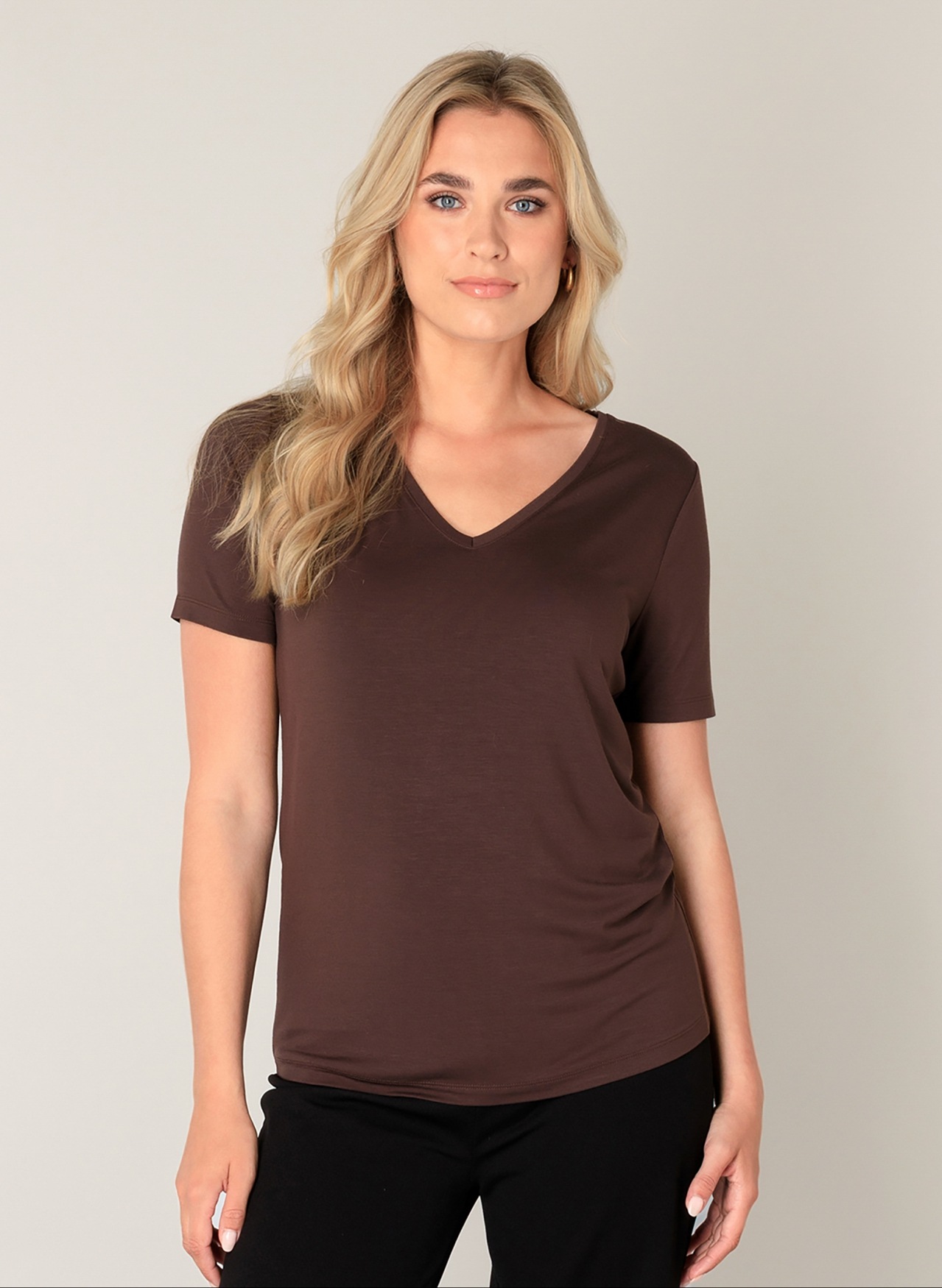 Base Level T-Shirt "Yanic", mit V-Ausschnitt günstig online kaufen