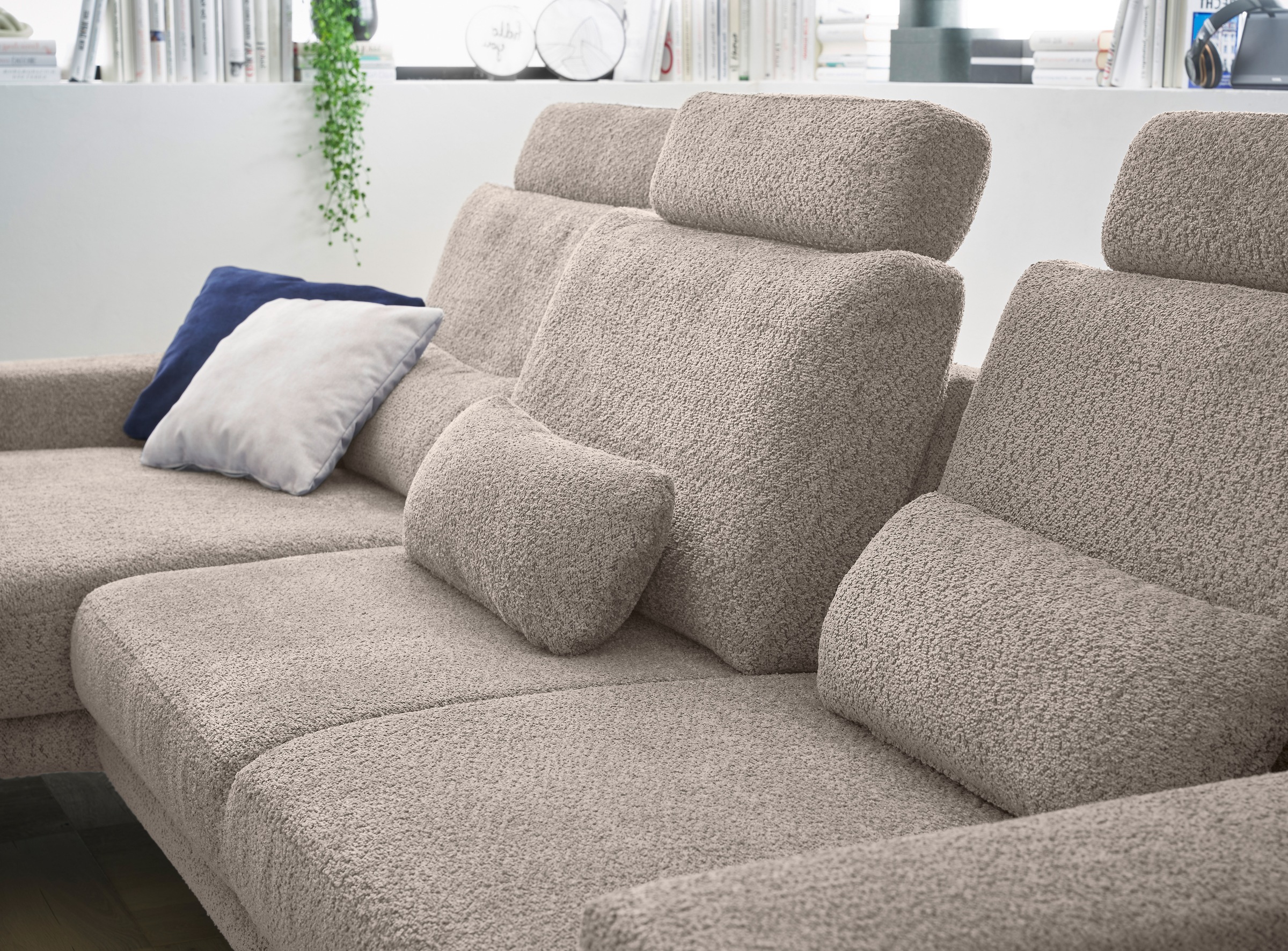 set one by Musterring Ecksofa »SO 3600, inkl motor. Sitztiefenverstellung, Kopfstützen, Nierenkissen«, Sitzhöhe 42 cm, Kaltschaum, Breite 293 x Tiefe 180 cm, Kama stone