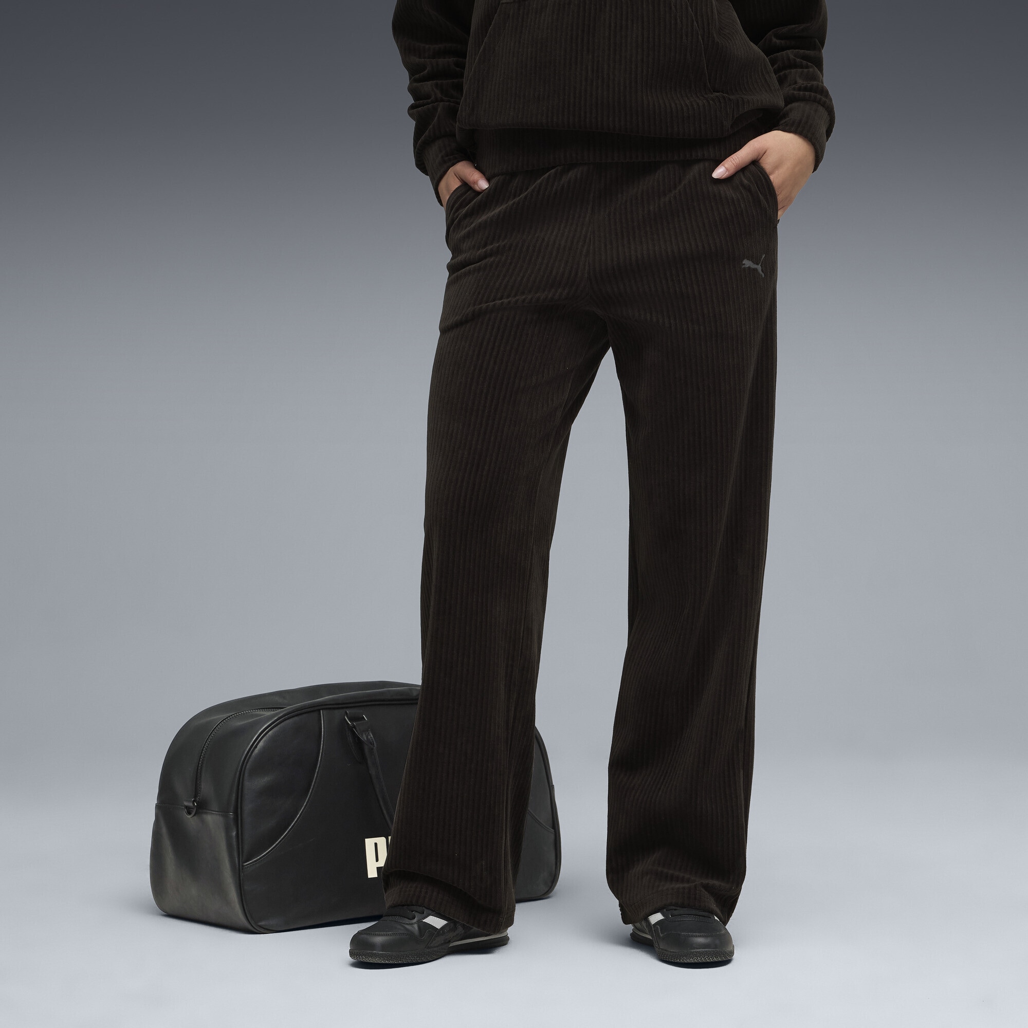 PUMA Sporthose »Essentials Elevated Straight Leg Hose Damen«
