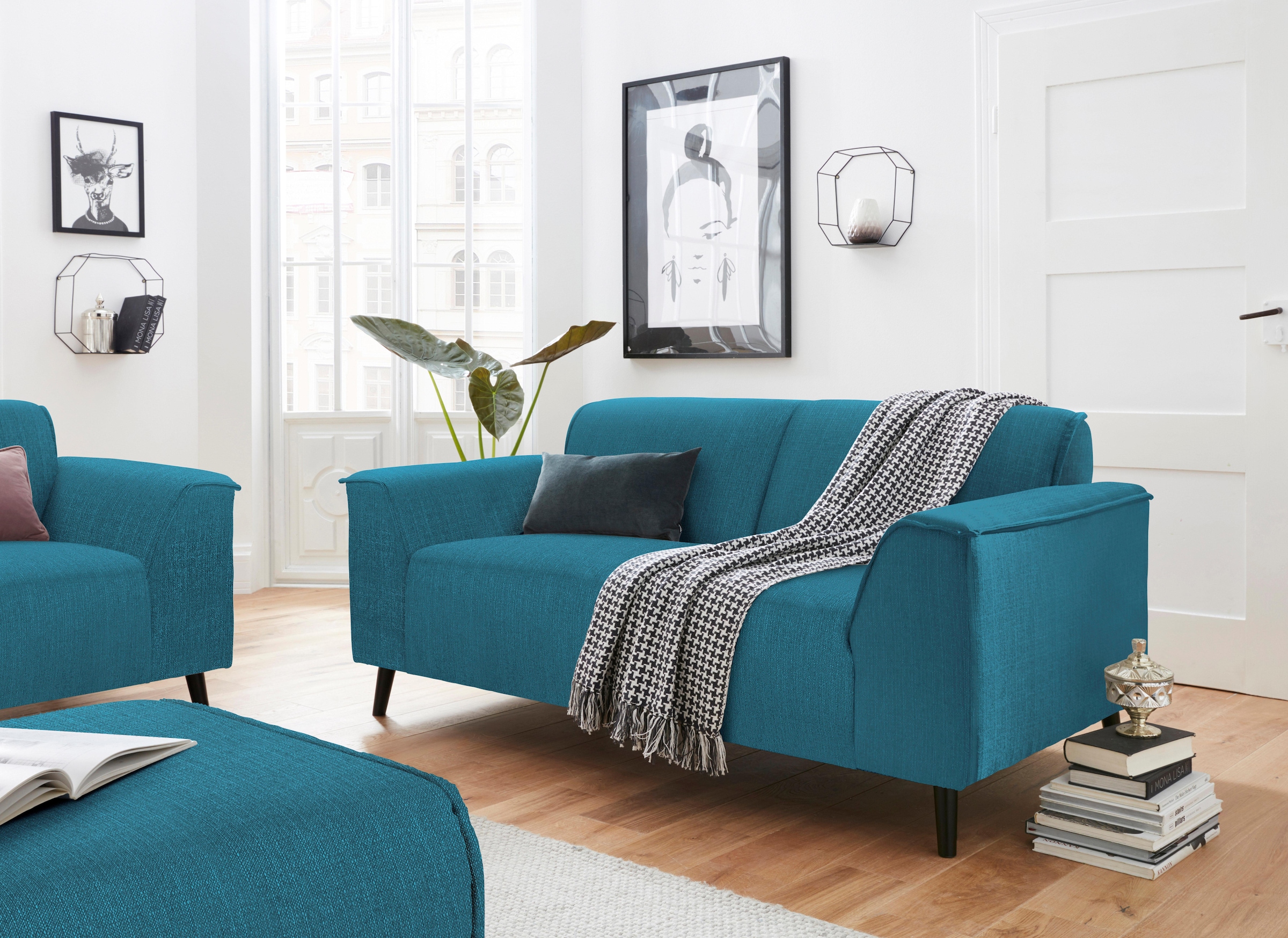 DOMO collection Dvivietė sofa »Amora su patogus spyruoklės dėl mehr Sitzkomfort« Komfortsitzhöhe 47cm elegantiškas porankiais ir hoher Fuß
