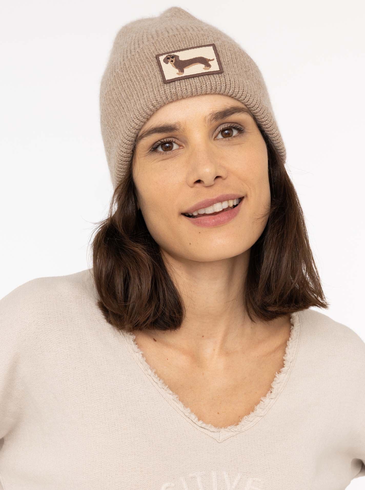 Zwillingsherz Beanie ""Dog Patch"", mit süßem Dackelmotiv und Wollanteil günstig online kaufen