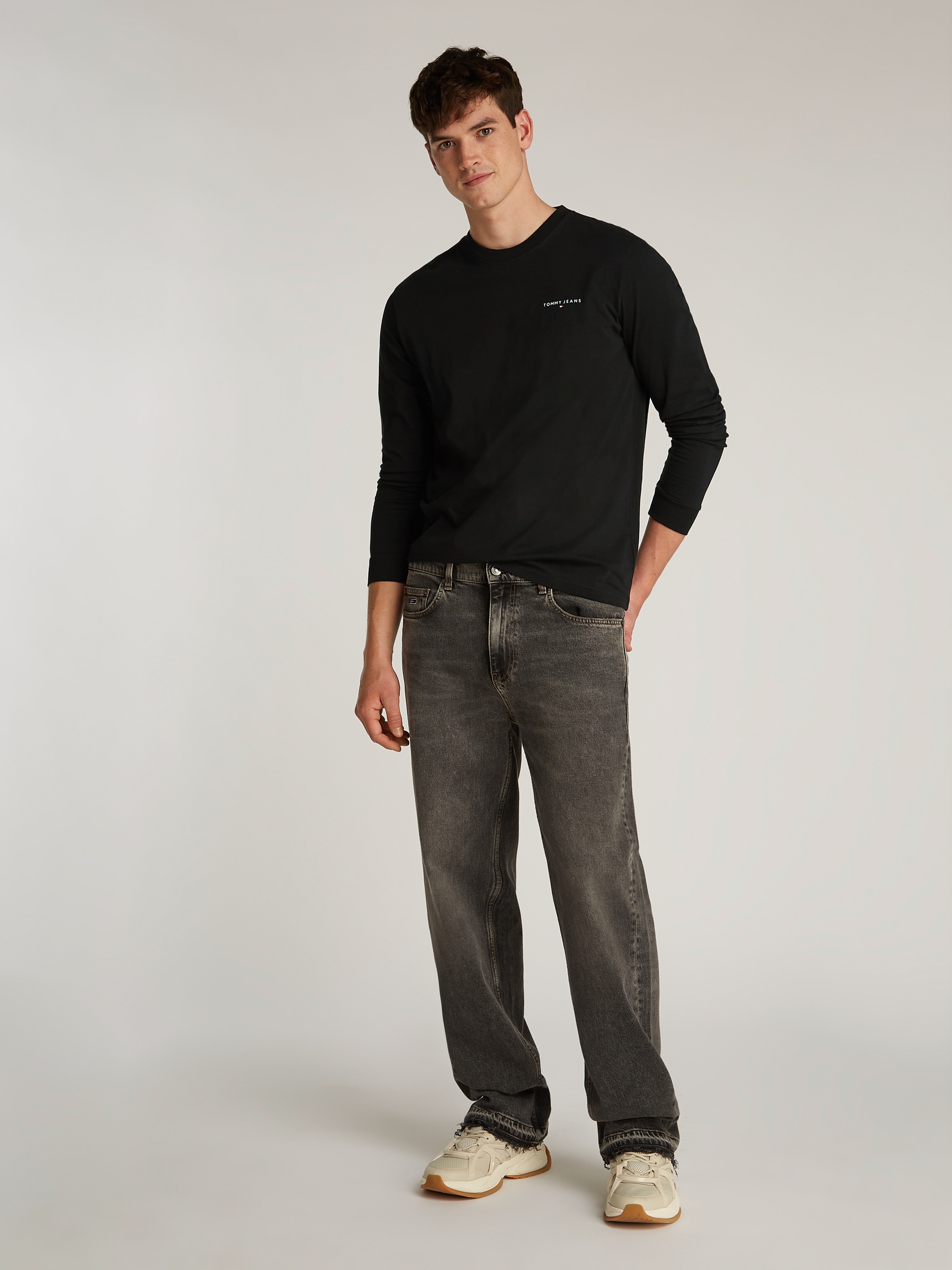 Tommy Jeans Plus Langarmshirt »TJM SLIM LINEAR CHEST LS TEE EXT«, in Großen Größen, Logodruck