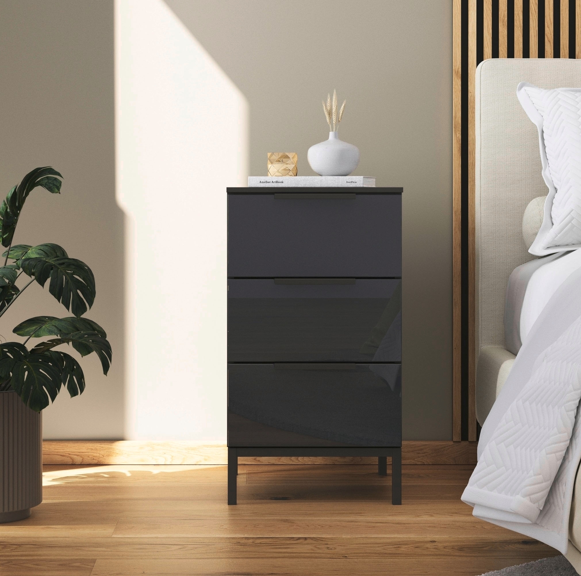 rauch Nachtkommode »Nachttisch Nachtschrank Nachtkonsole FLIPP mit Glasfront« Breite 40 cm,  mit 3 Schubladen und Soft-Close-Funktion sowie Glasfront