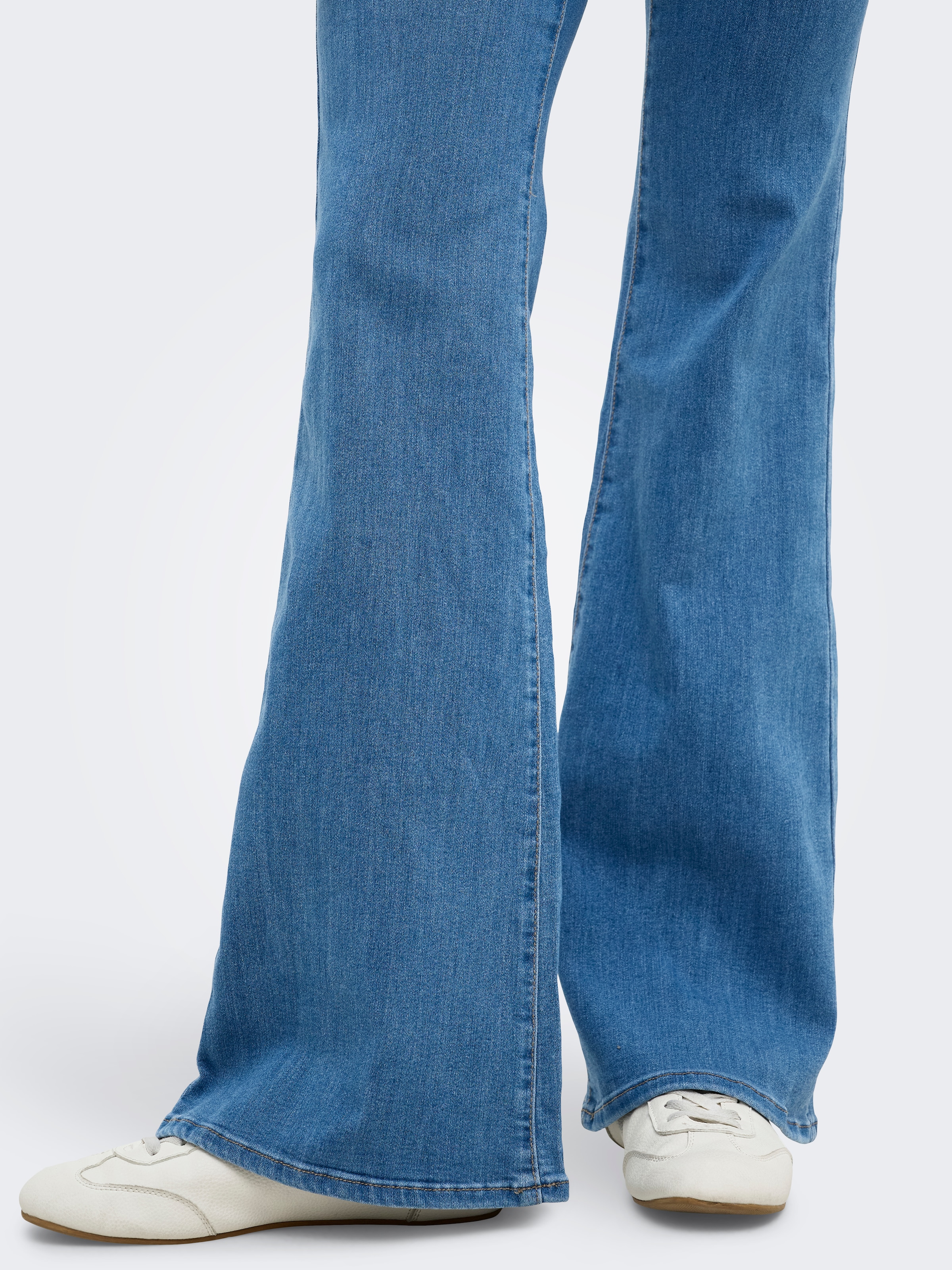 ONLY Bootcut-Jeans »ONLHELLA LOW RETRO FLARED DNM« Viskosemischung, bootcut fit