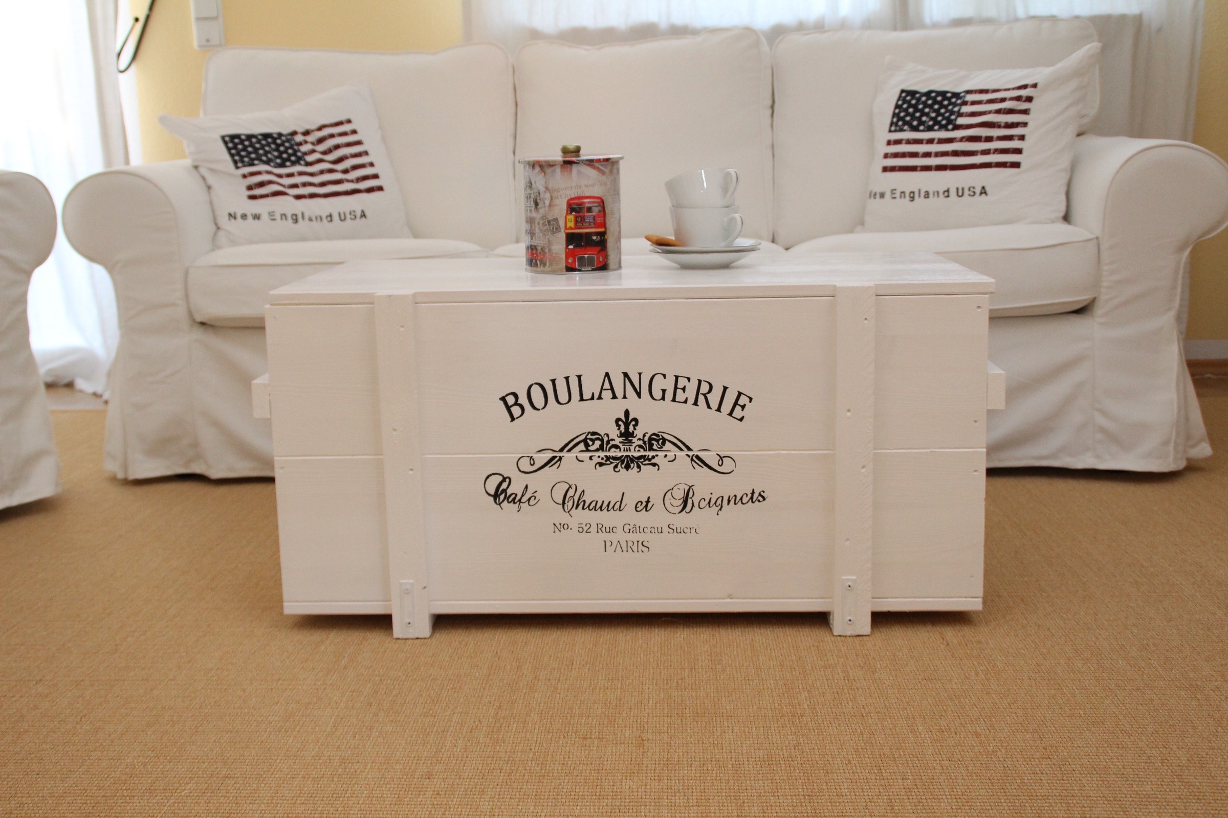 Uncle Joe´s Couchtisch Frachtkiste „Boulangerie“, mit abnehmbarem Deckel