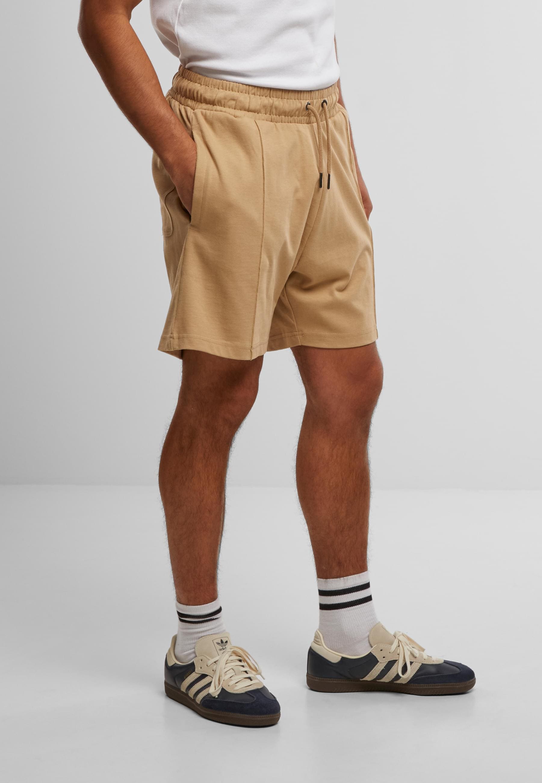 URBAN CLASSICS Sweatshorts »Urban Classics Heavy Jersey Pintuck Track Shorts«, (1 tlg.)