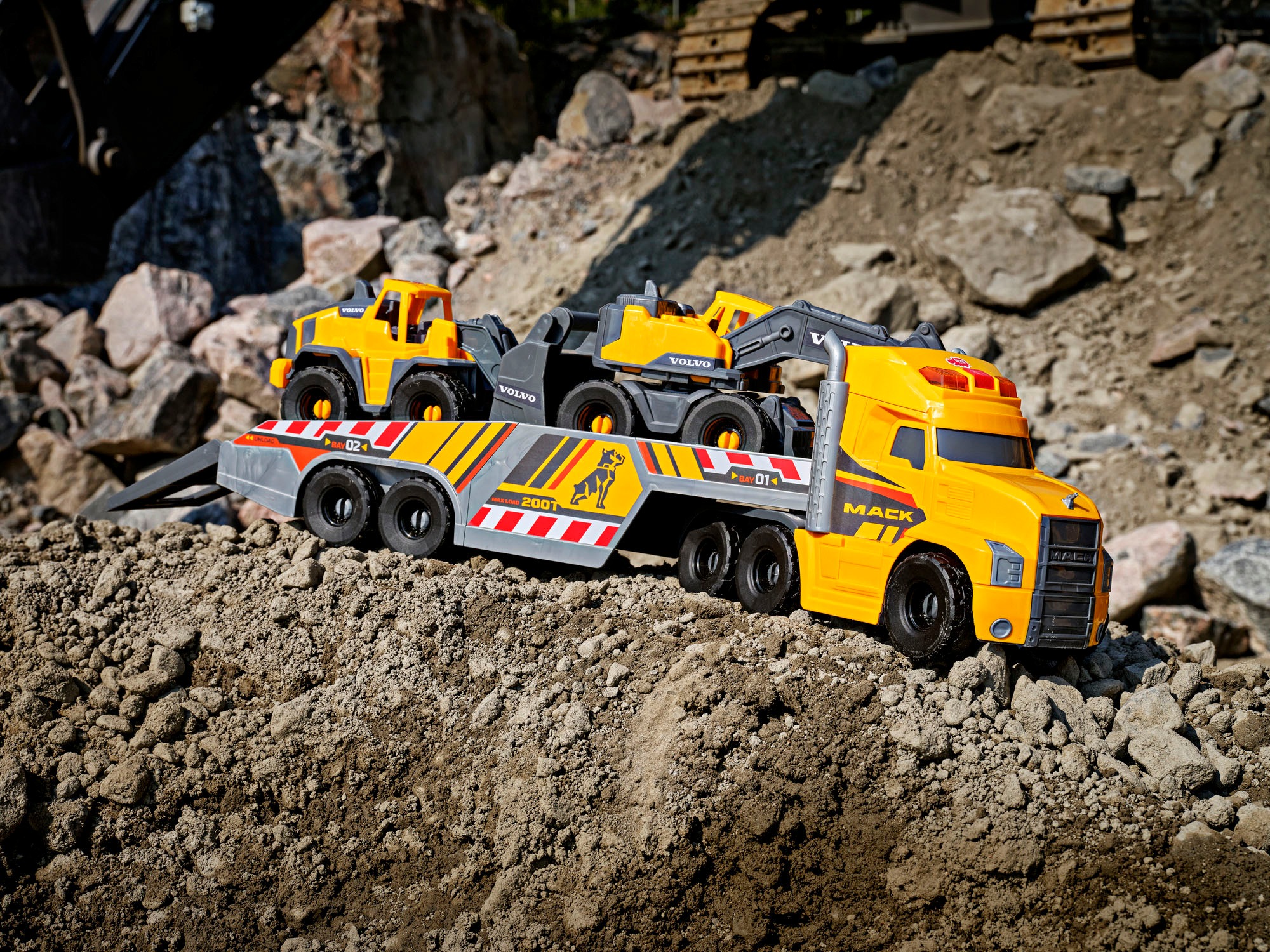 Dickie Toys Spielzeug-Baumaschine »Mack/Volvo Heavy Loader Truck«, (Set), mit Licht und Sound