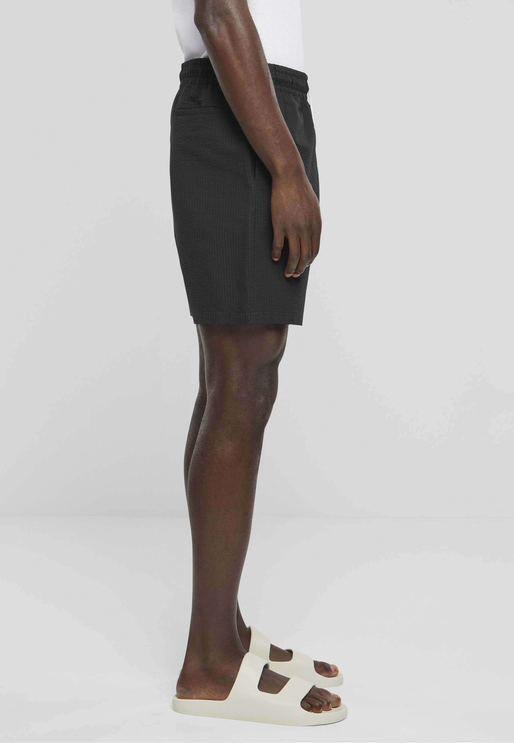 URBAN CLASSICS Shorts »Urban Classics Herren Basic Seersucker Shorts«