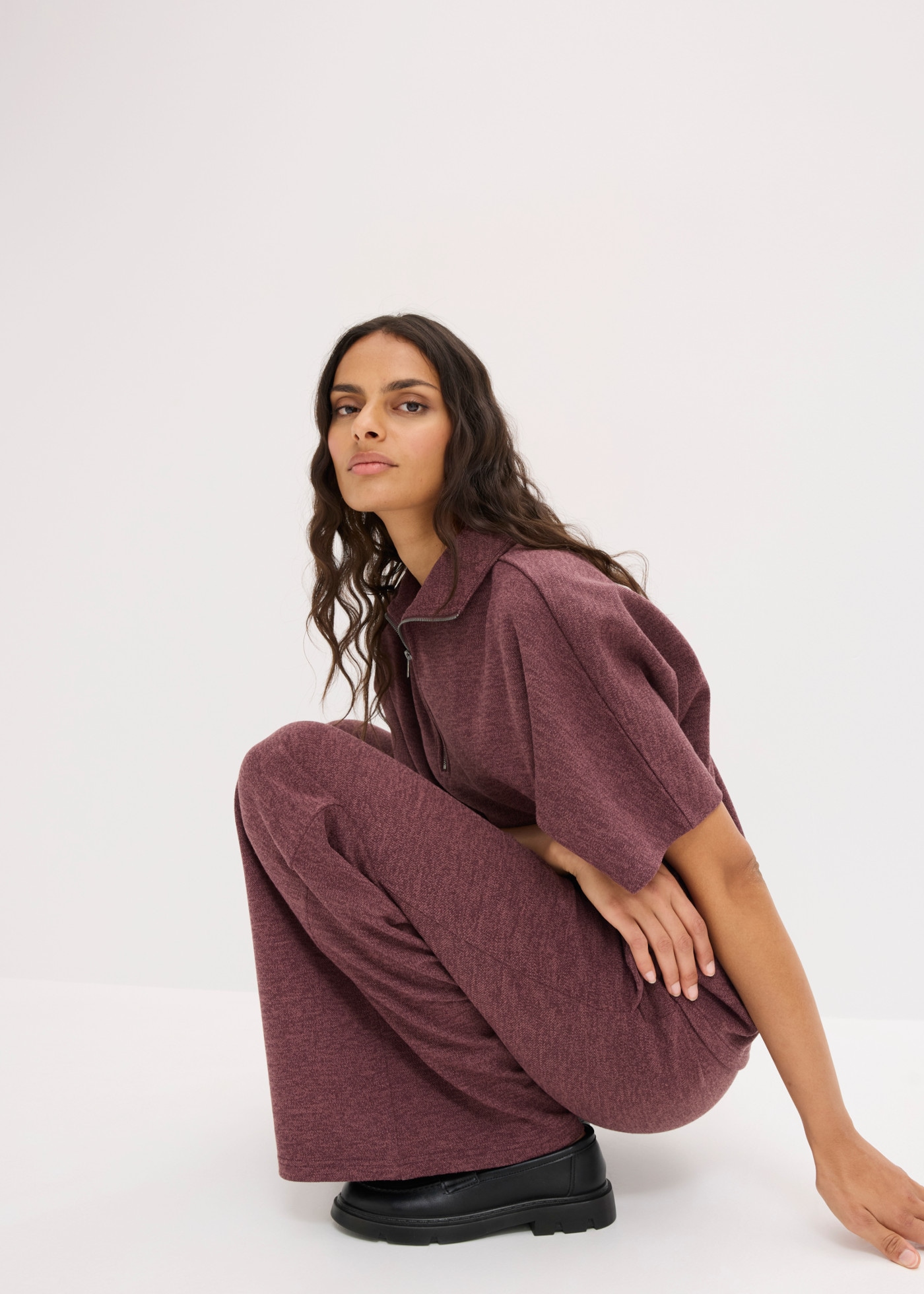bonprix Stoffhose  mit elastischem Bund, Loose Fit, aus Polyester und Elasthan, casual