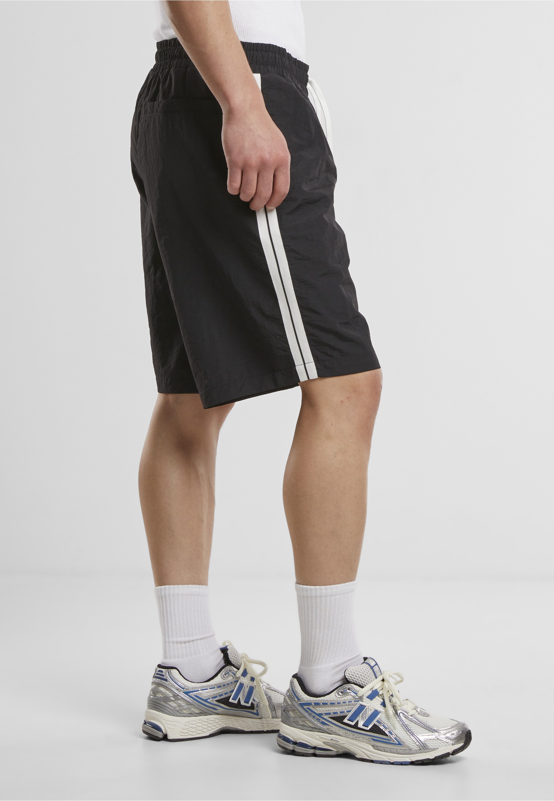 URBAN CLASSICS Badeshorts »Urban Classics Board Shorts With Patched Stripe«