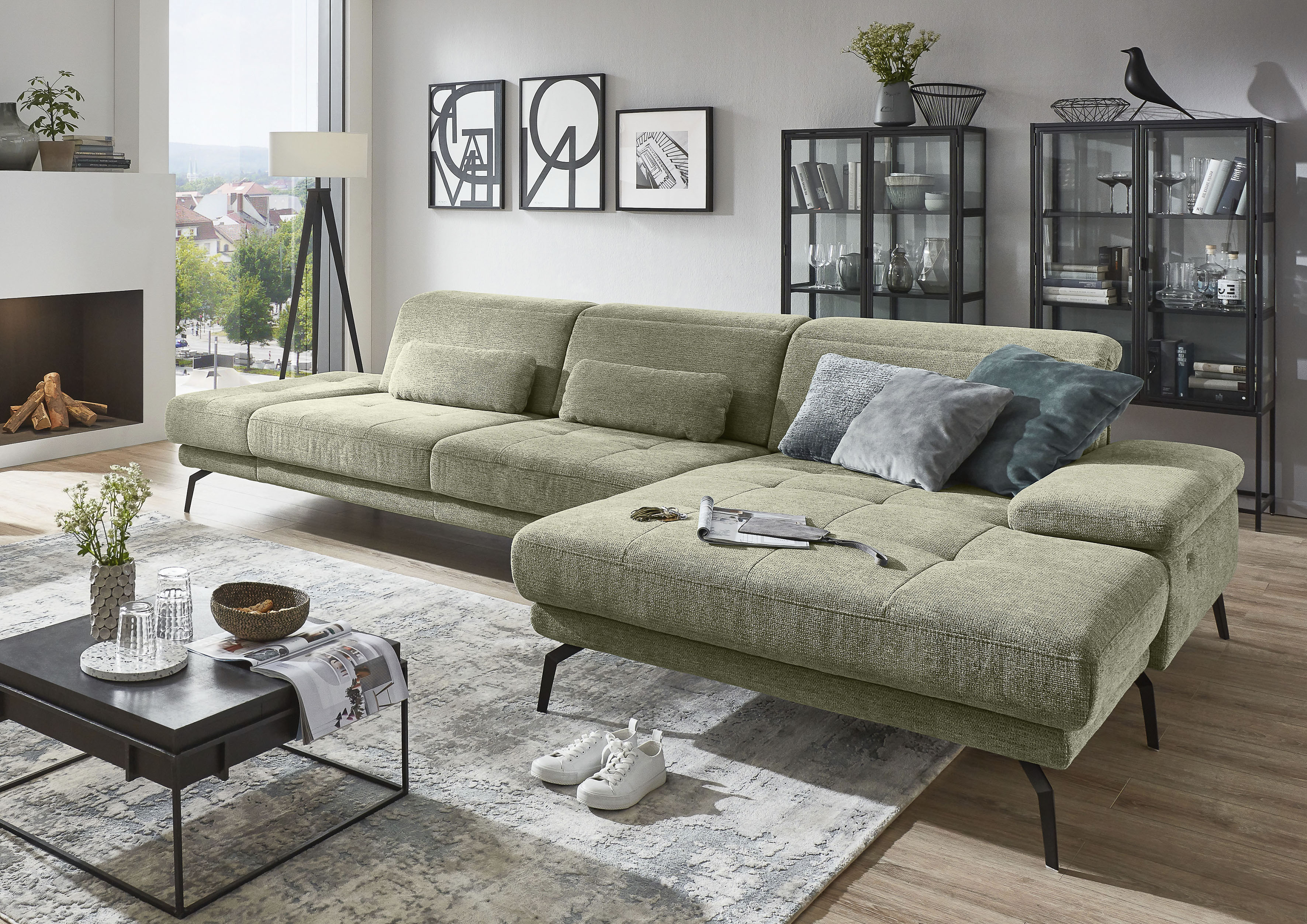 Die PlanBar Ecksofa "MP-IN20126 L-Form mit Kaltschaum-Polsterung" mit Kopfteilverstellung, optional Sitztiefen- & Armteilverstellung