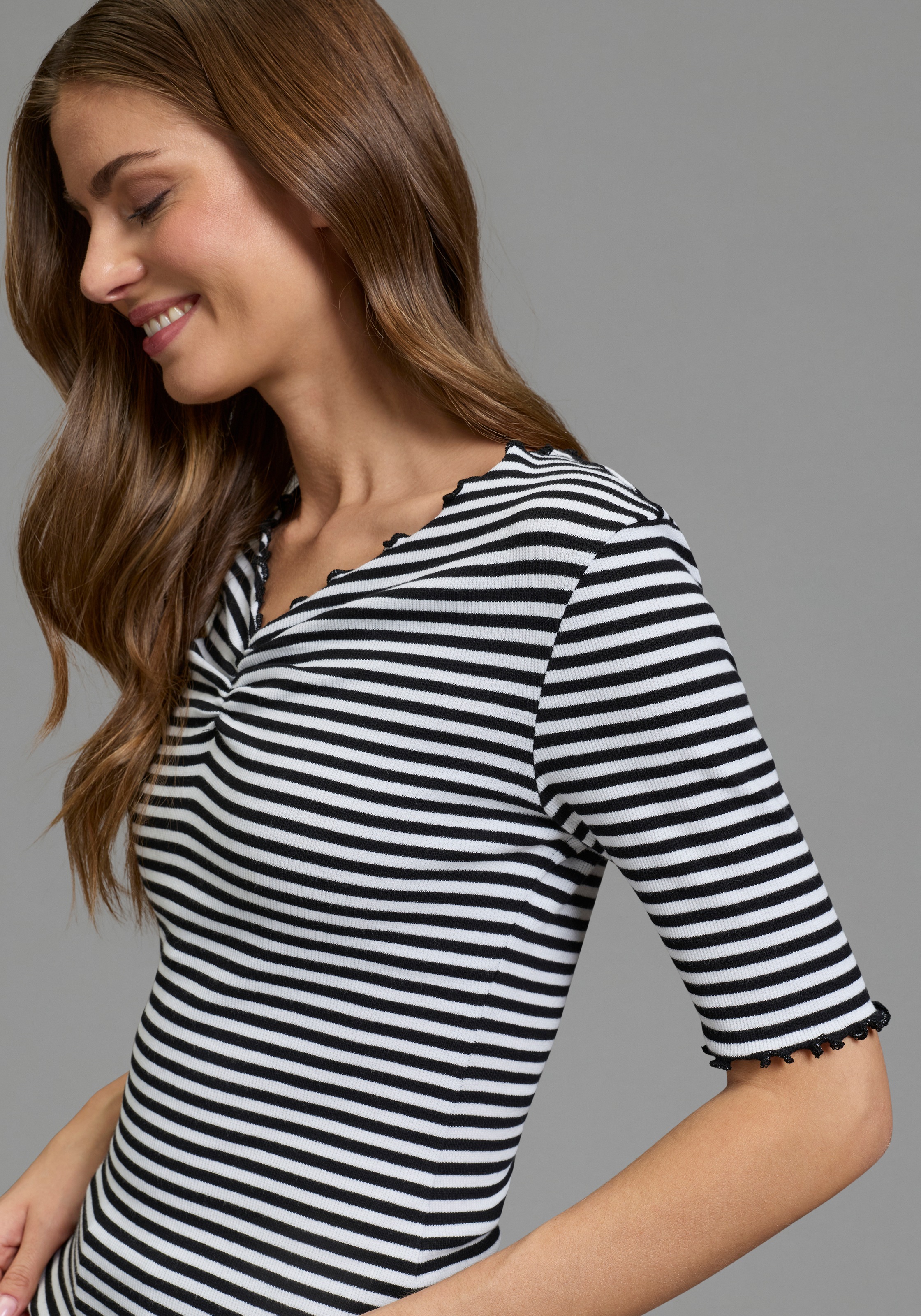 Thumbnail - Flashlights T-Shirt im Streifen-Design mit Rüschen