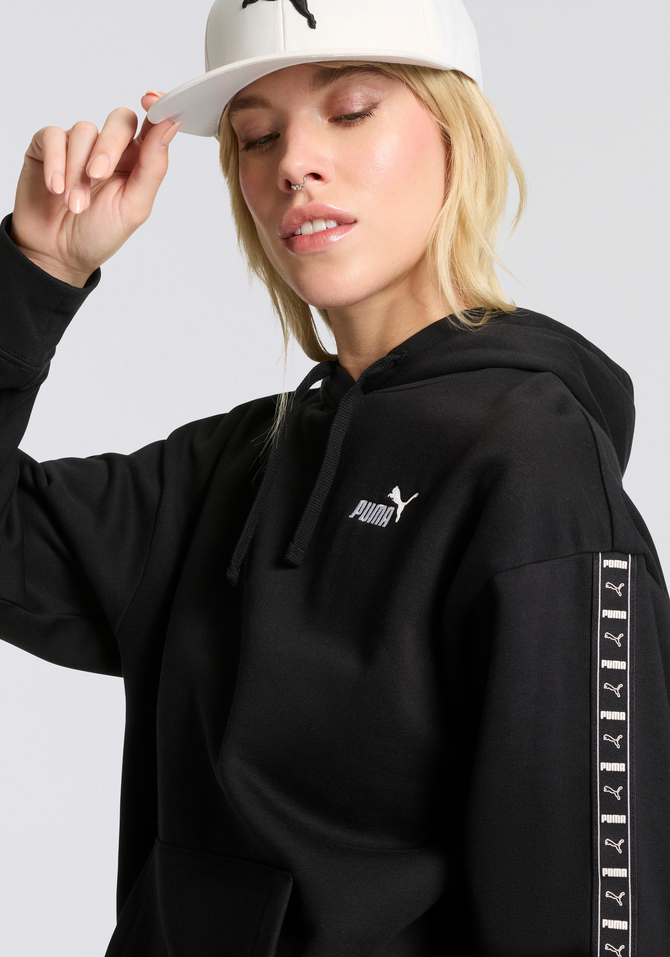 PUMA Kapuzensweatshirt »ESS TAPE HOODIE COMFORT FL«
