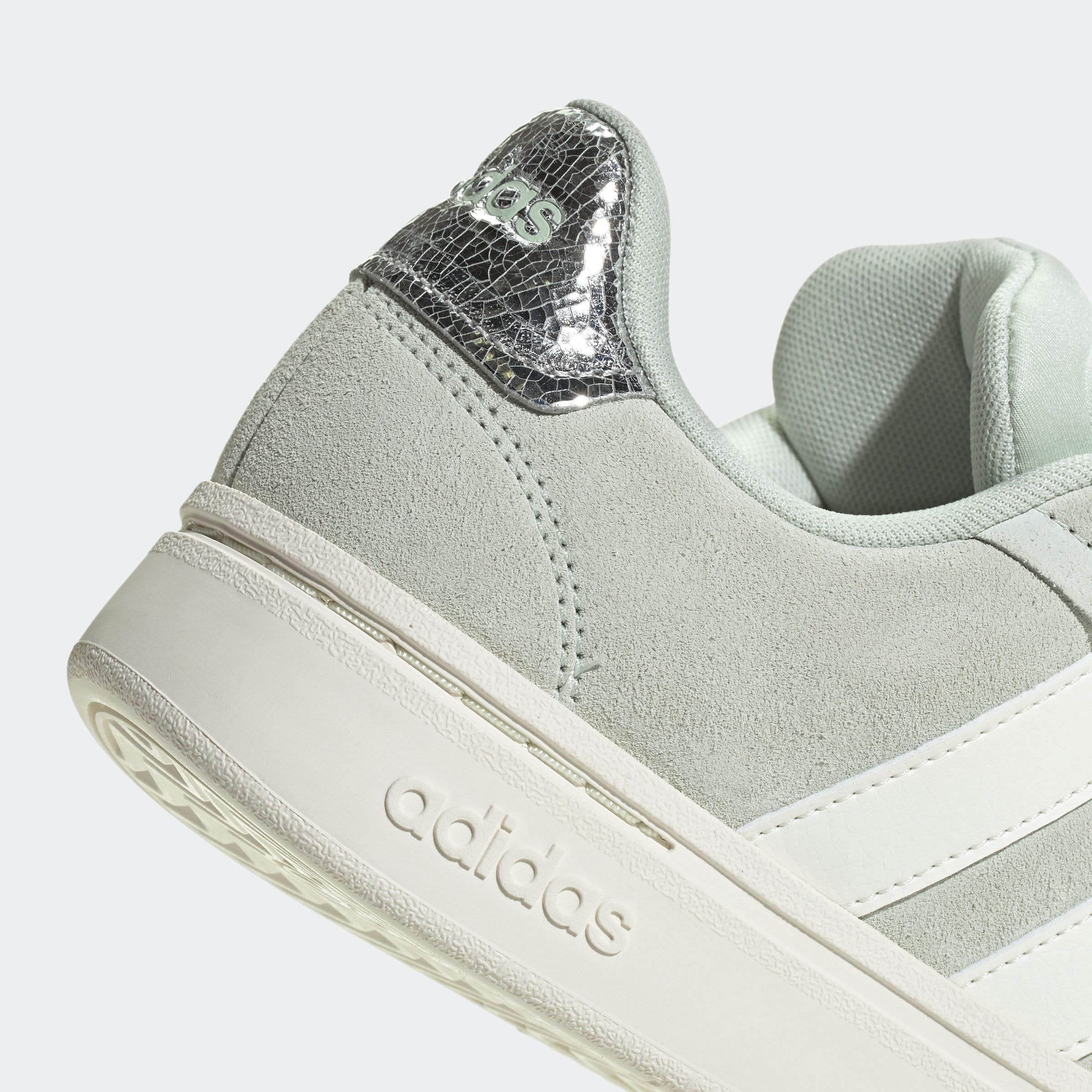 adidas Sportswear Sneaker »GRAND COURT ALPHA 00S«, Design inspiriert vom adidas Campus 00