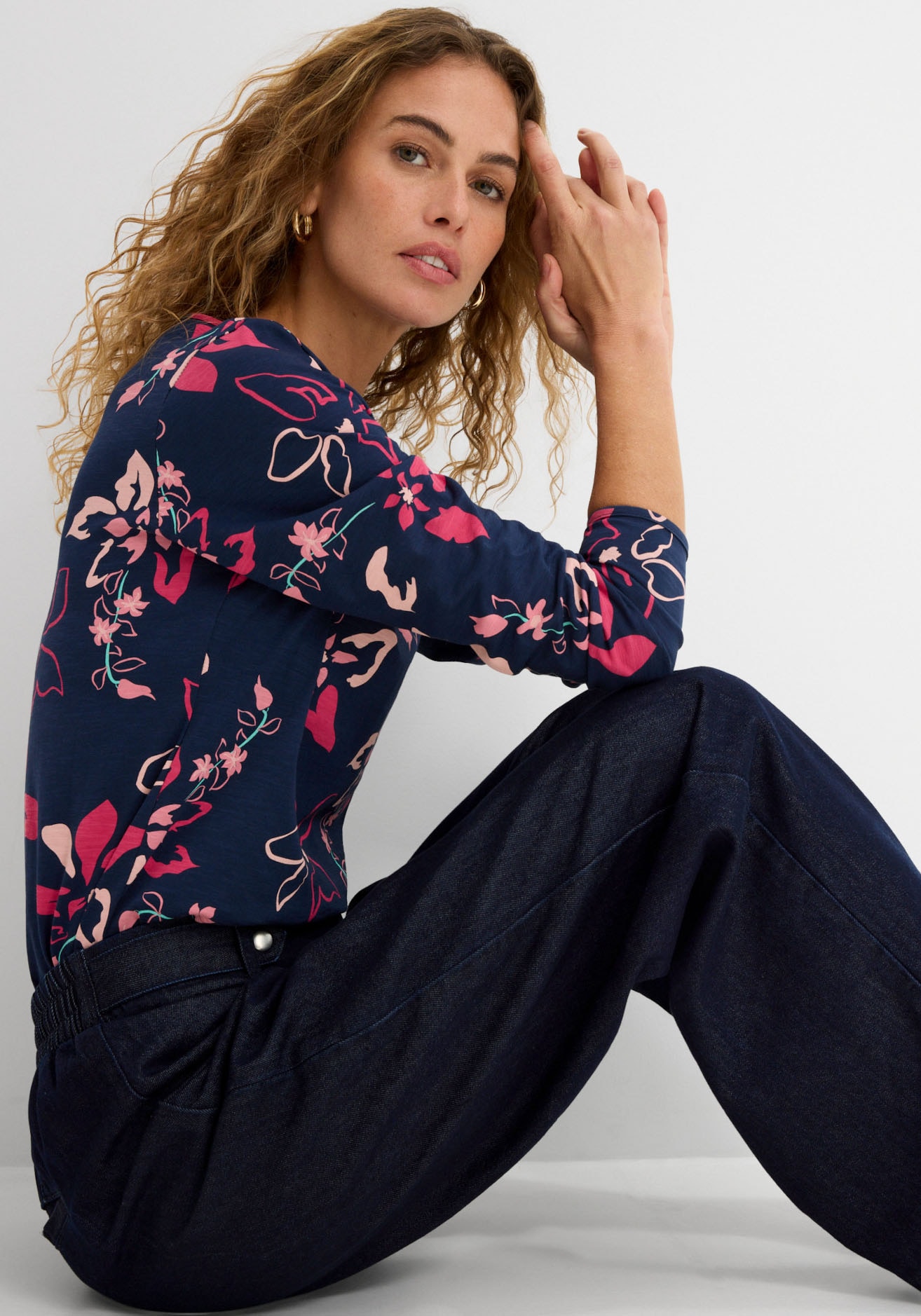 bonprix Langarmshirt figurumspielende Passform, Langarm-Design, für Frühling und Sommer