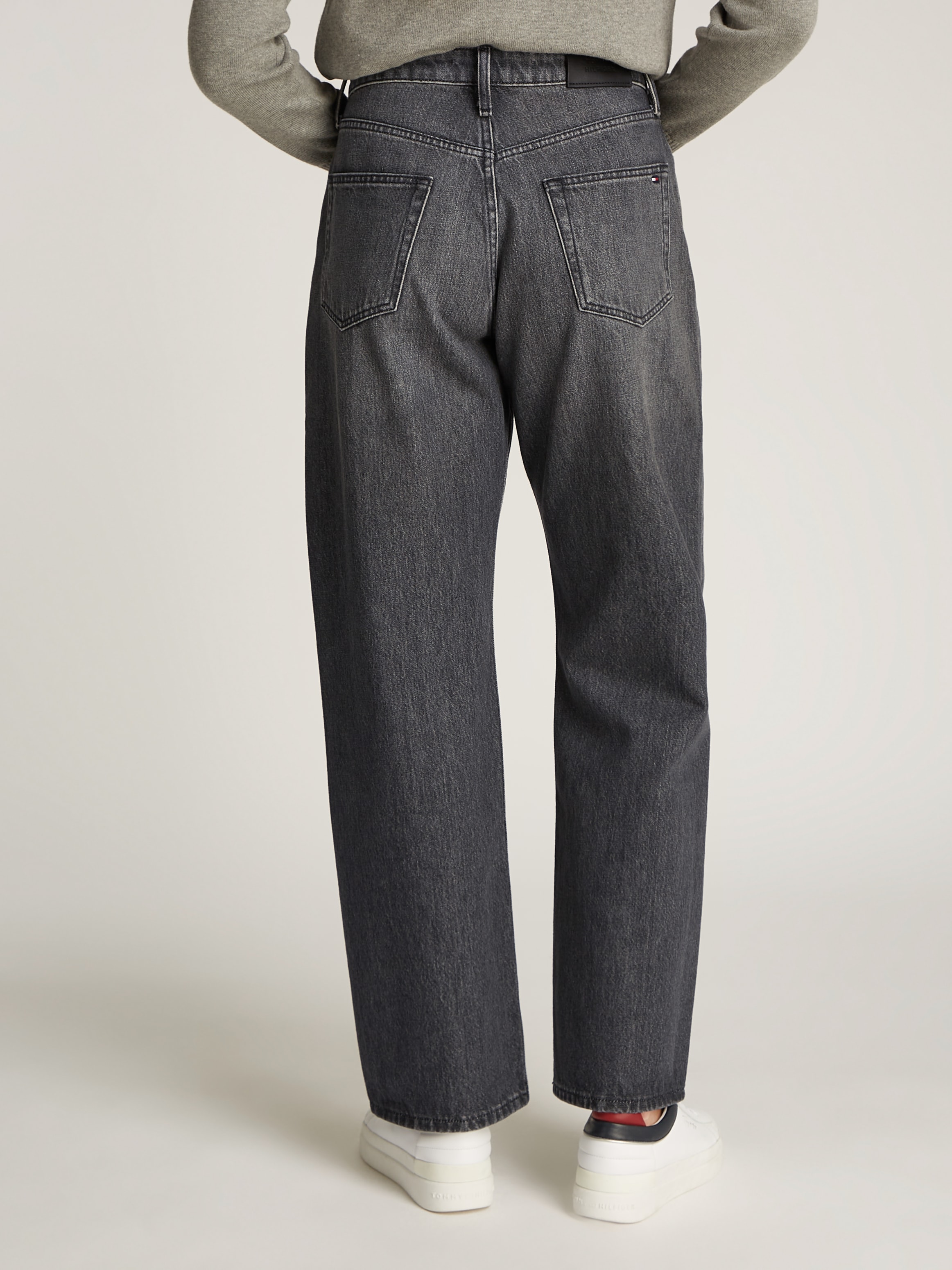 Tommy Hilfiger Straight-Jeans »CLASSIC STRAIGHT RW«, mit Logo-Badge, in Knöchellänge