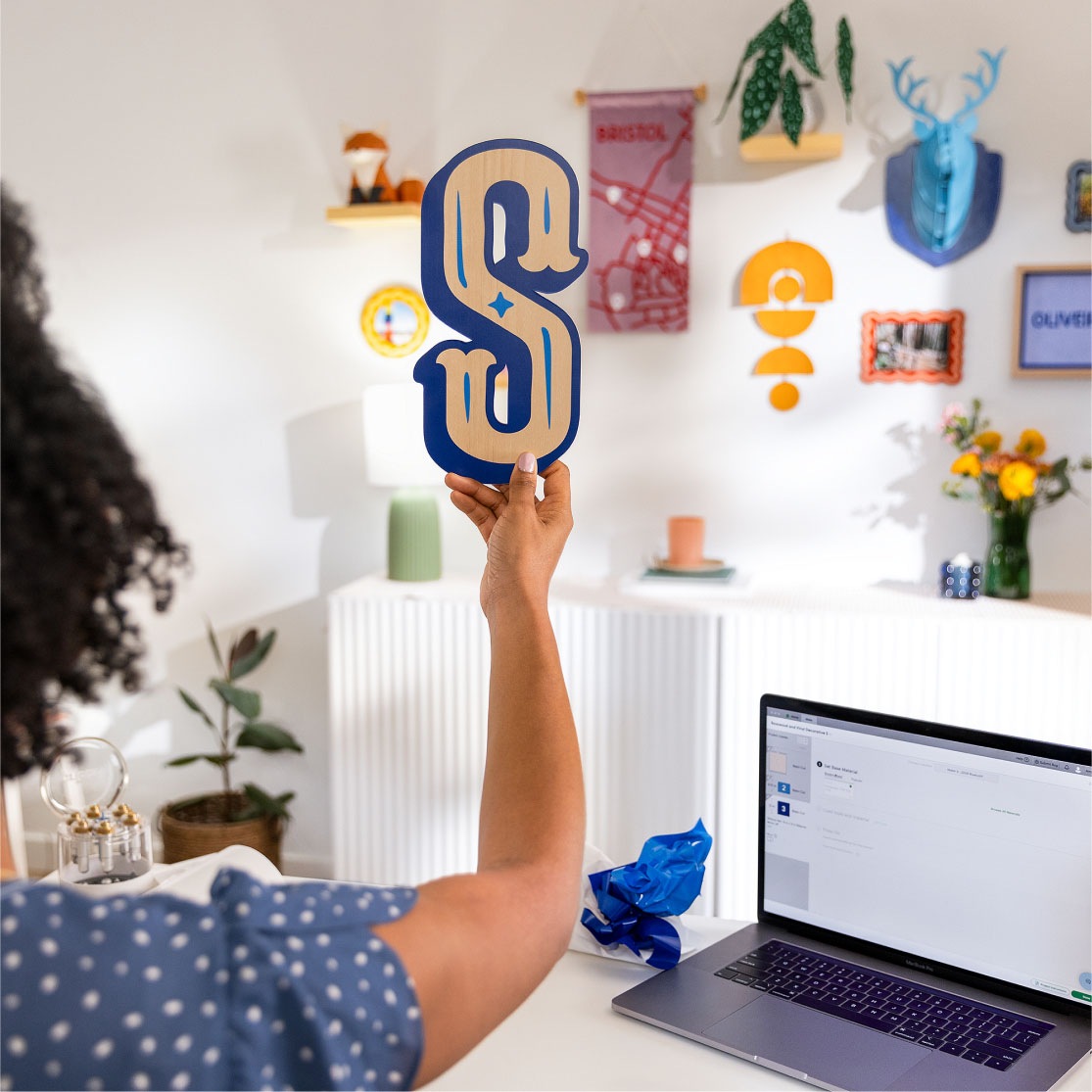 Cricut Schneideplotter »Maker™ 4 + Essentials-Bundle«