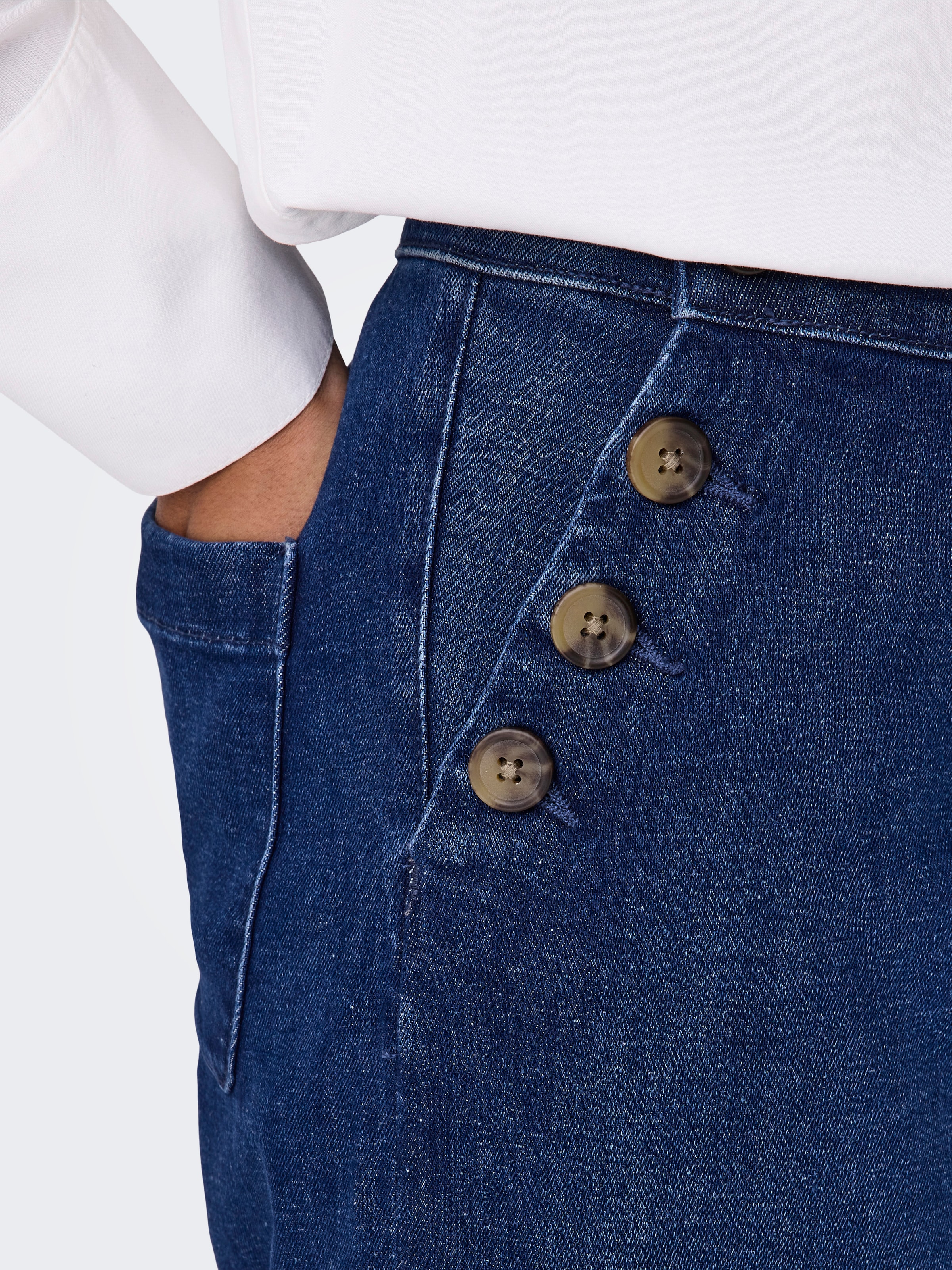 ONLY High-waist-Jeans »ONLMADISON HW BUTTON WIDE DNM GEN533NOOS«, sanft gewaschener dunkler Denim-Look