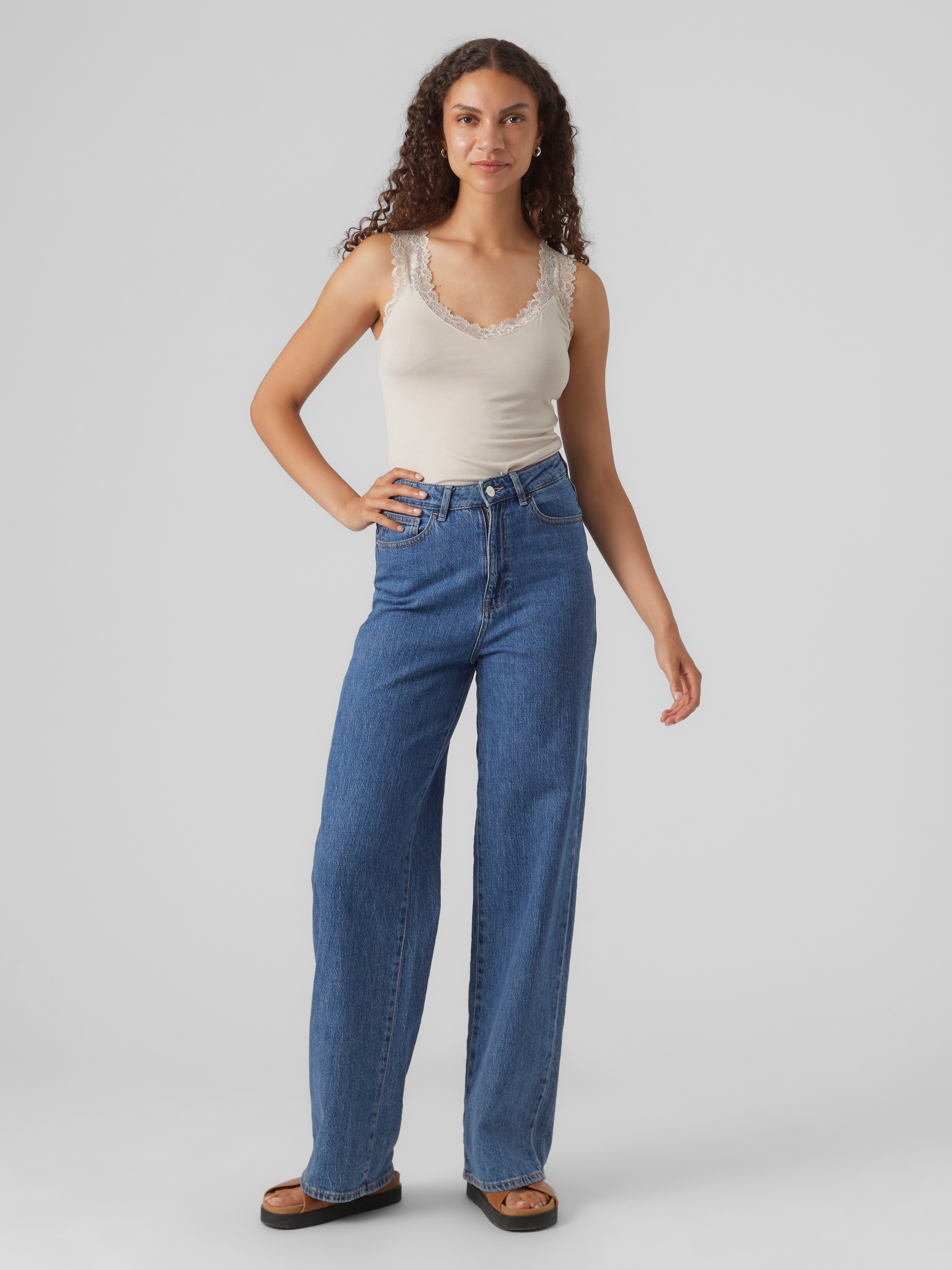 Vero Moda Trägertop »VMROSA SL TOP JRS NOOS« Viskosemischung, Spitzen Detail