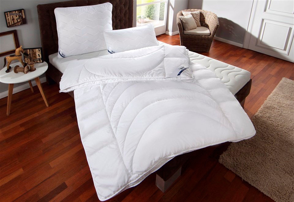 Beco Microfaserbettdecke + Microfaserkissen »Medibett, Bettdecke 135x200 cm mit Kissen 80x80 cm im Set«, (Spar-Set, Bei Nichtgefallen beinhaltet die Rückgabe das Gesamtangebot.), Bettdecke & Kissen für allergiker geeignet (Hausstauballergiker)