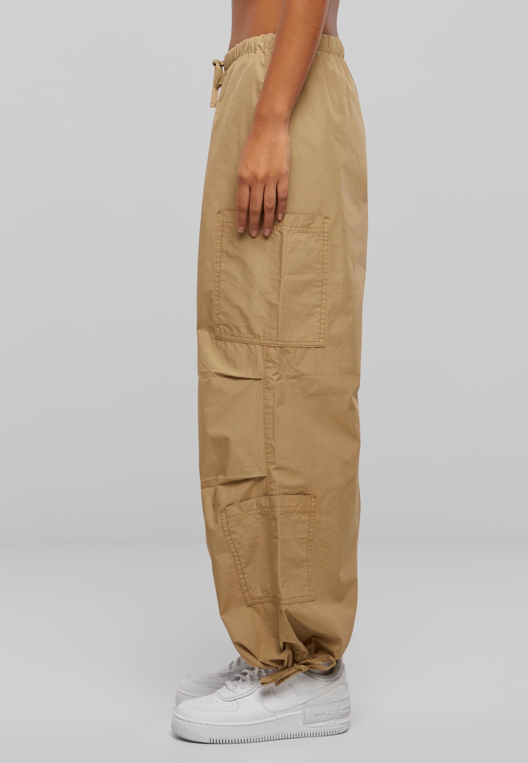 URBAN CLASSICS Cargohose »Urban Classics Ladies Cotton Cargo Parashute Pants«, (1 tlg.)