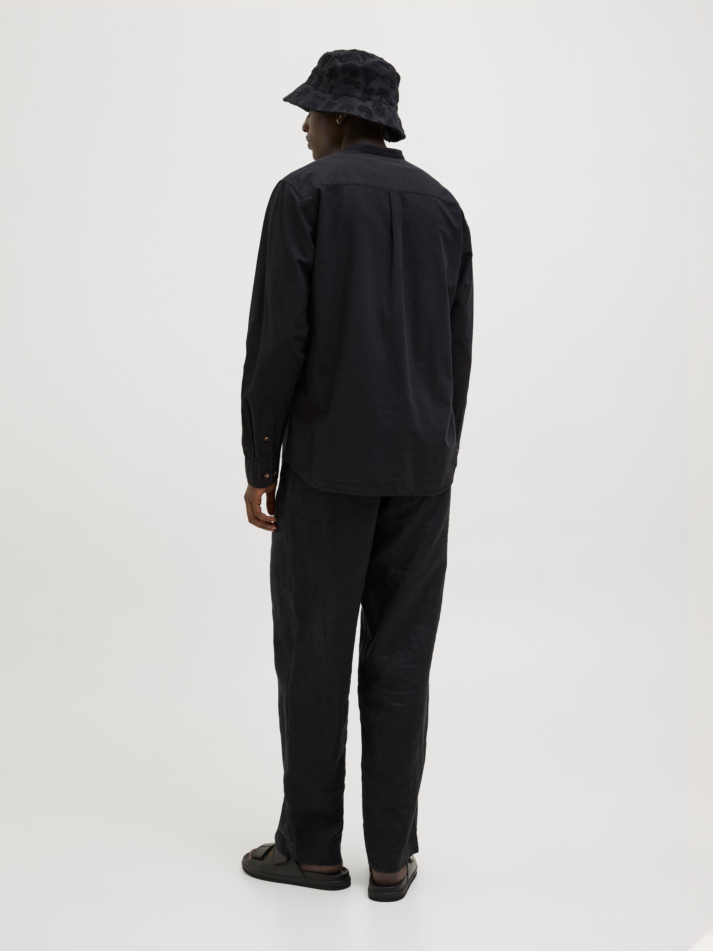 Jack & Jones Langarmhemd »JJESUMMER BAND SHIRT LS SN«, mit Bandkragen
