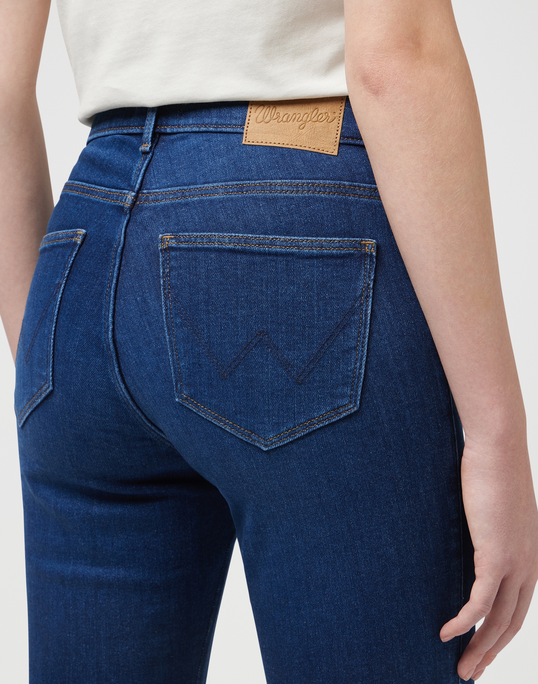 Wrangler 5-Pocket-Jeans, mit kontrastfarbenen Nähten