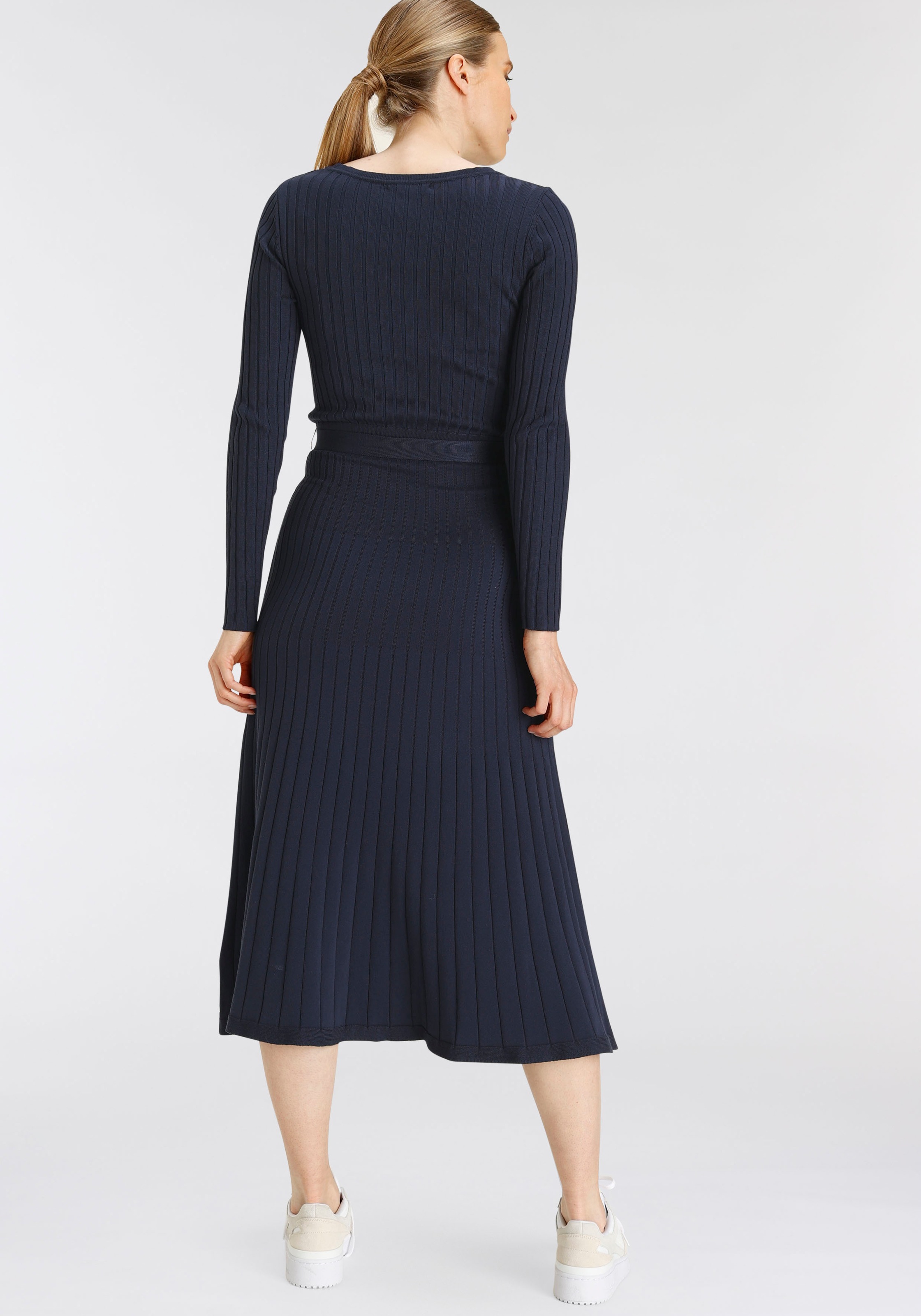 DELMAO Strickkleid, mit passendem Gürtel günstig online kaufen