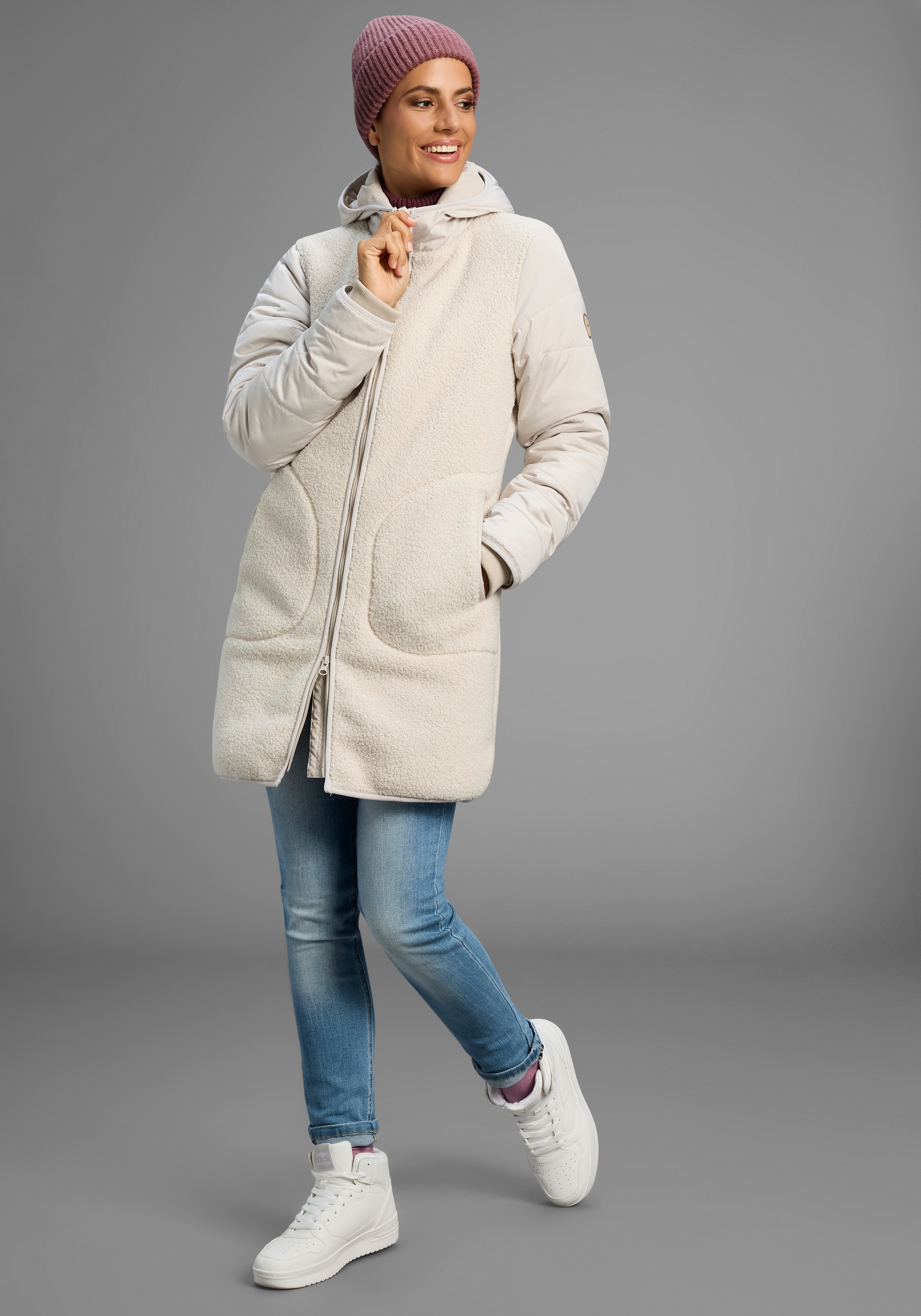KangaROOS Hybridjacke, mit Kapuze, Übergangsjacke aus Teddy-Fleece mit gesteppten Ärmeln und Kapuze