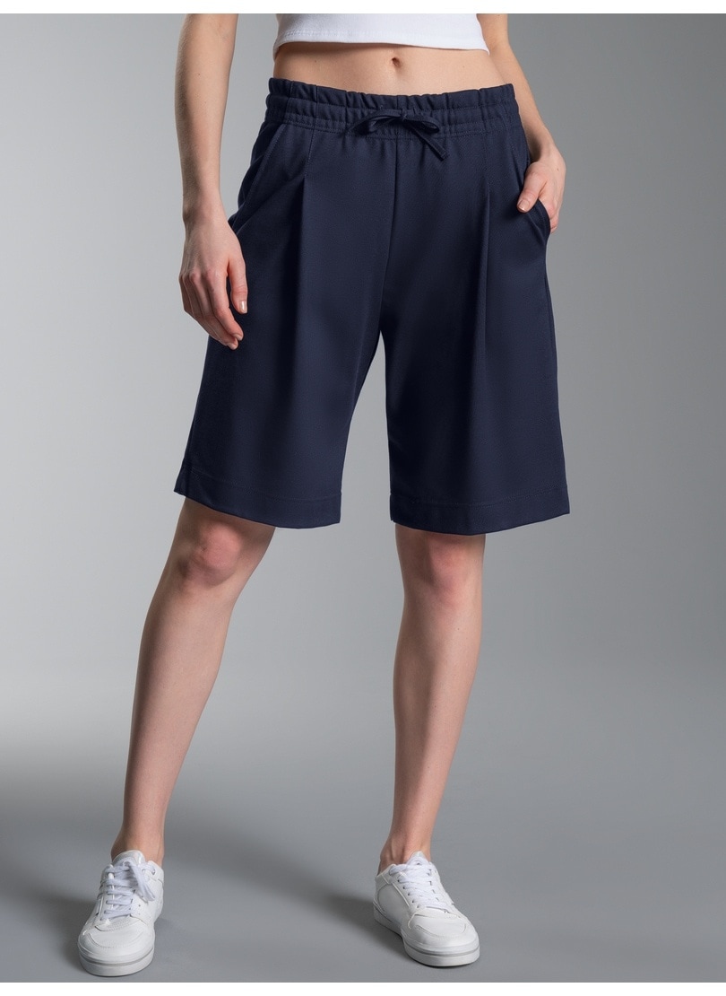 Trigema "TRIGEMA Shorts in Piqué-Qualität mit modischen Falten"