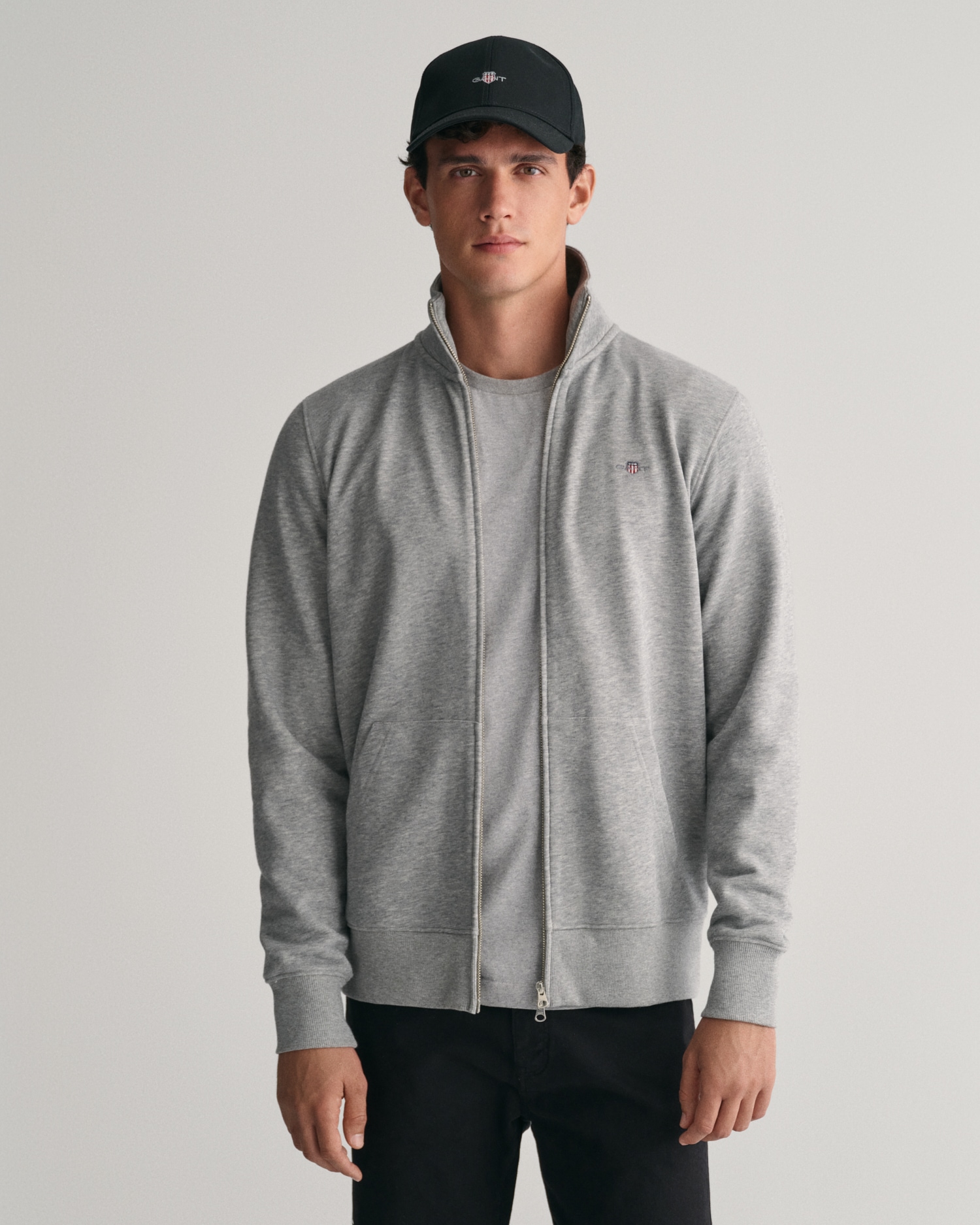 Gant Sweatjacke »REG SHIELD FULL ZIP SWEAT«, mit Logostickerei auf der Brust