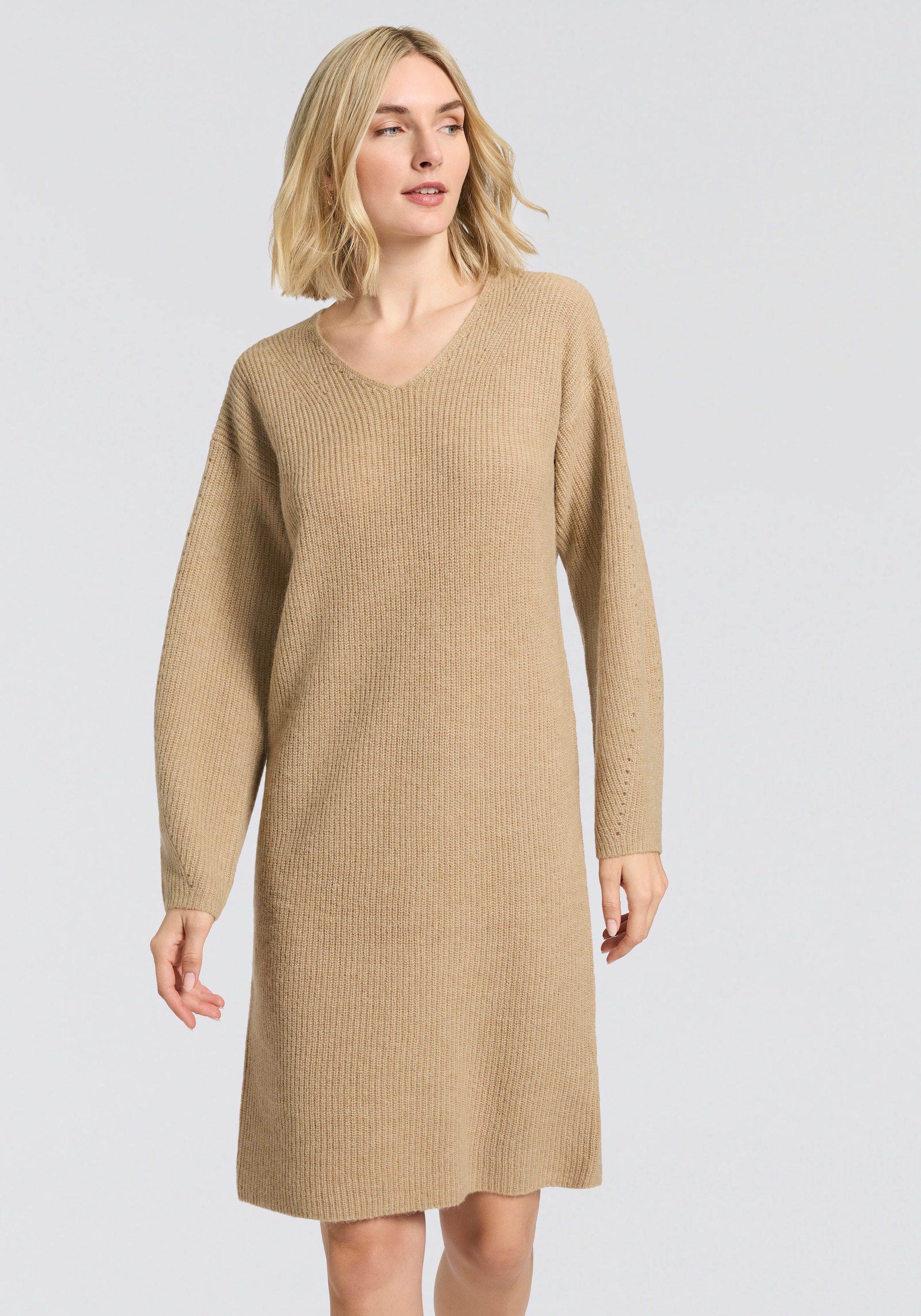 BOSS ORANGE Strickkleid "Fusil Premium Damenmode" mit V-Ausschnitt & Ajourd günstig online kaufen